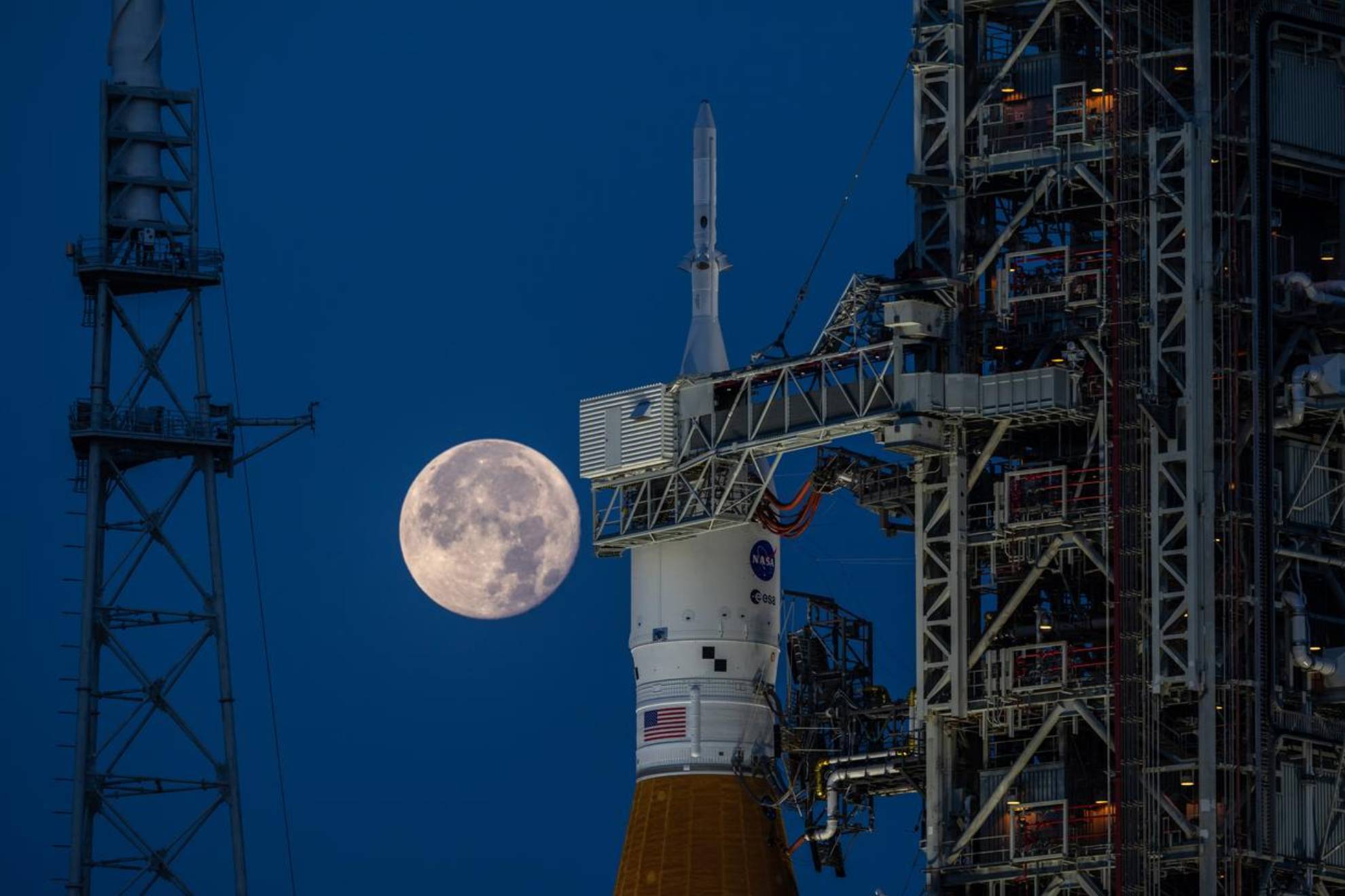 Luna de Artemis, NASA suspende lanzamiento @NASA_es