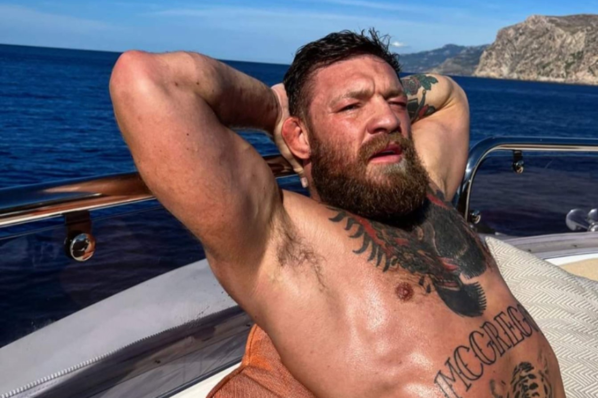 Conor McGregor was doing... something in his yatch / Instagram @thenotoriousmma