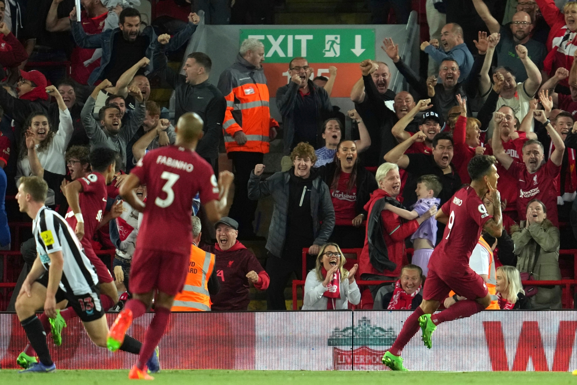 Firmino celebra el primer gol del Liverpool al Tottenham
