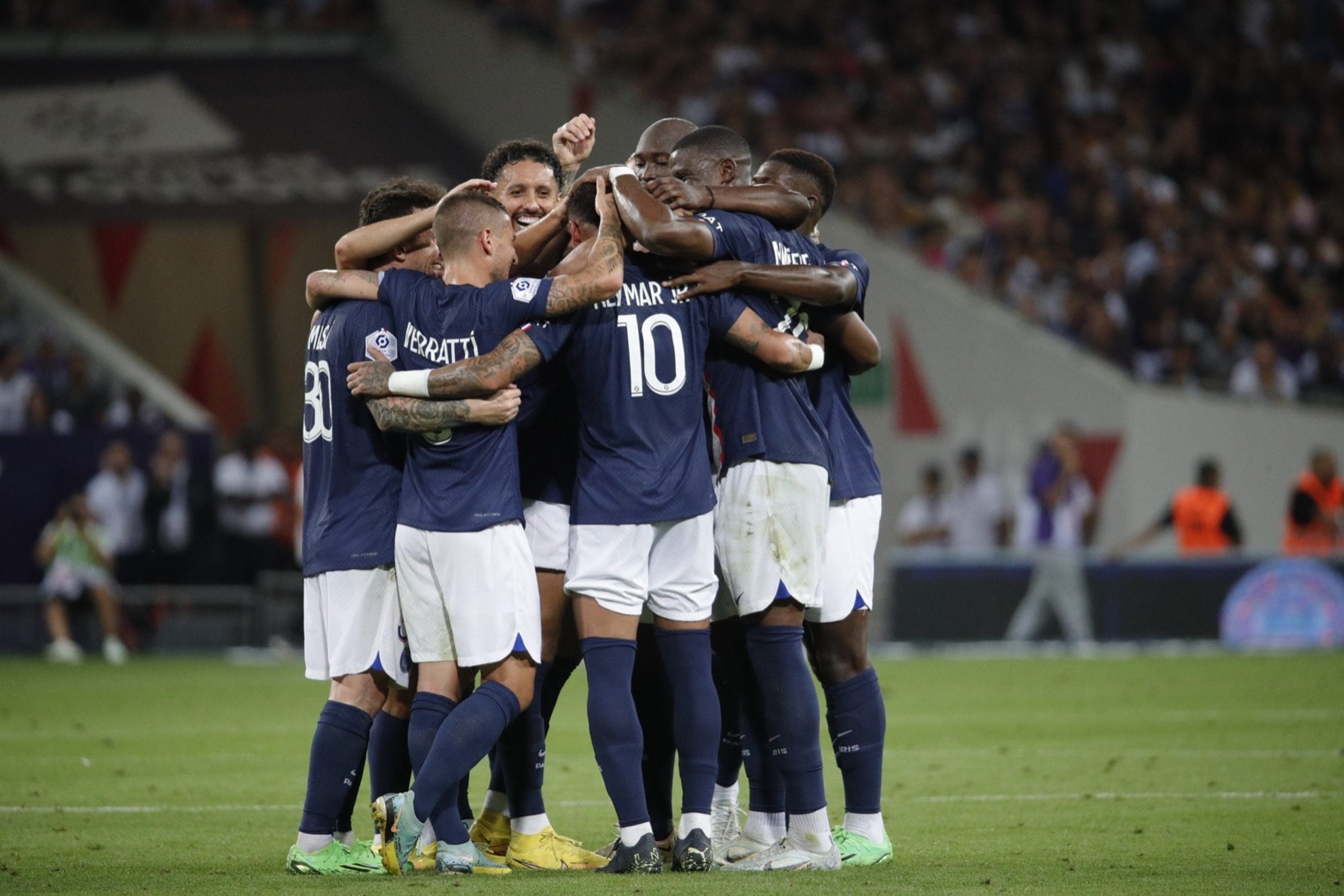 Los jugadores del PSG celebran uno de los tres goles. / Paris Saint-Germain.