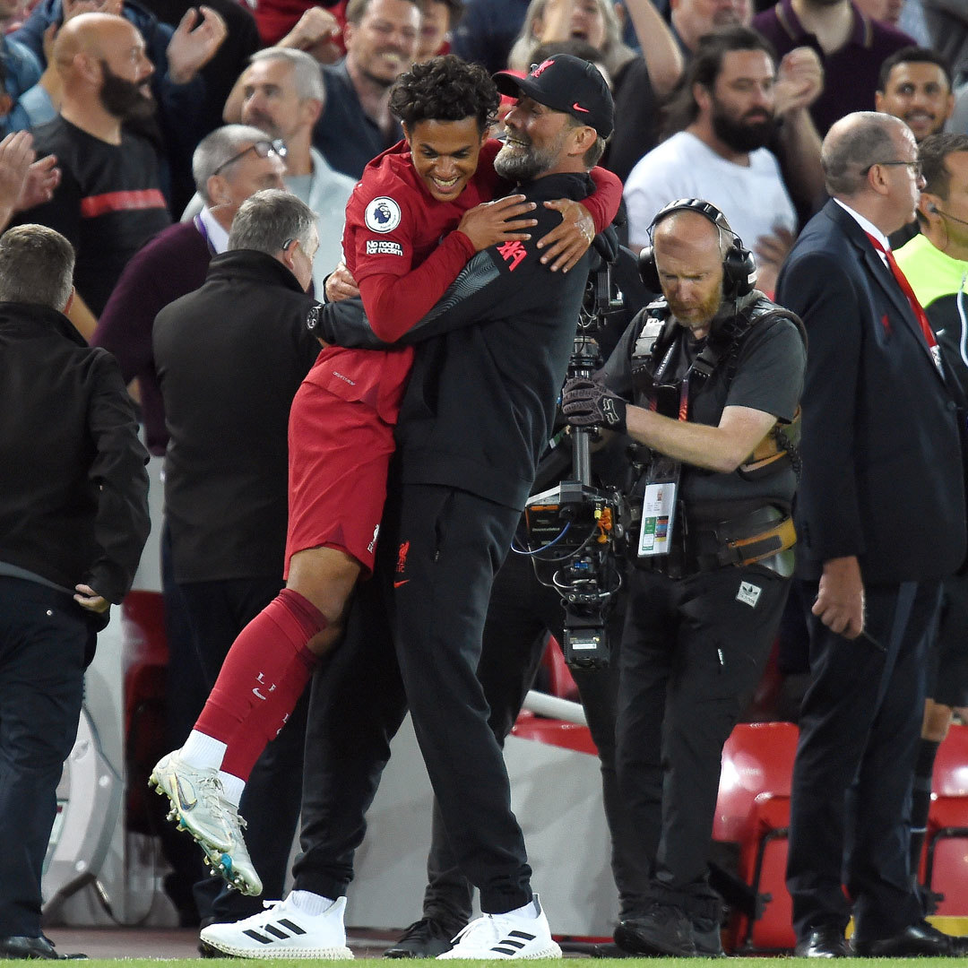 Fabio Carvalho rescata al Liverpool en el minuto 98