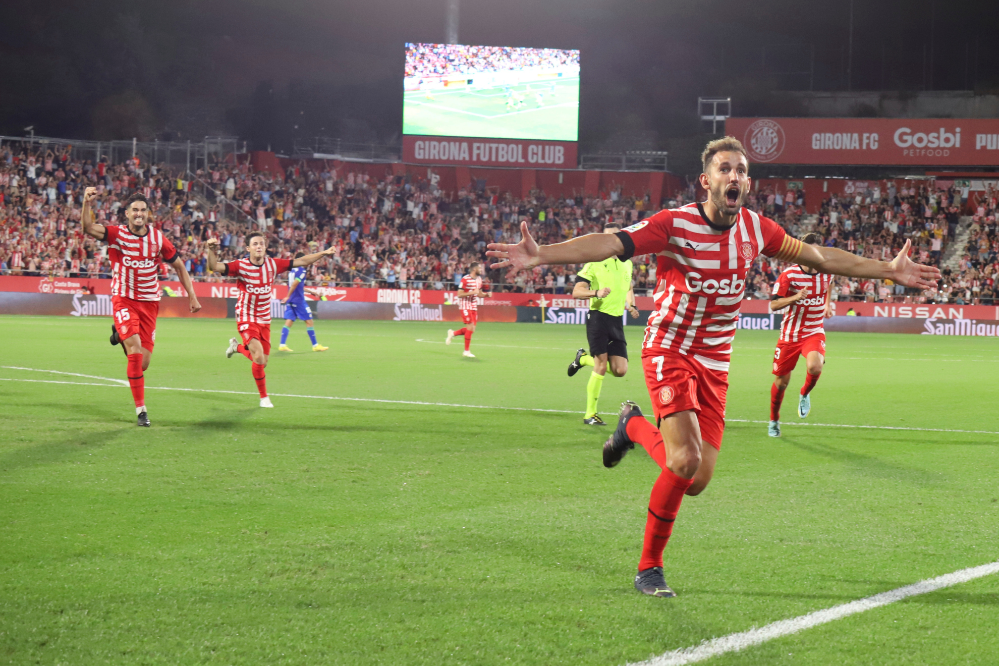 Stuani celebra un gol con el Girona esta temporada. MARTÍ ARTALEJO