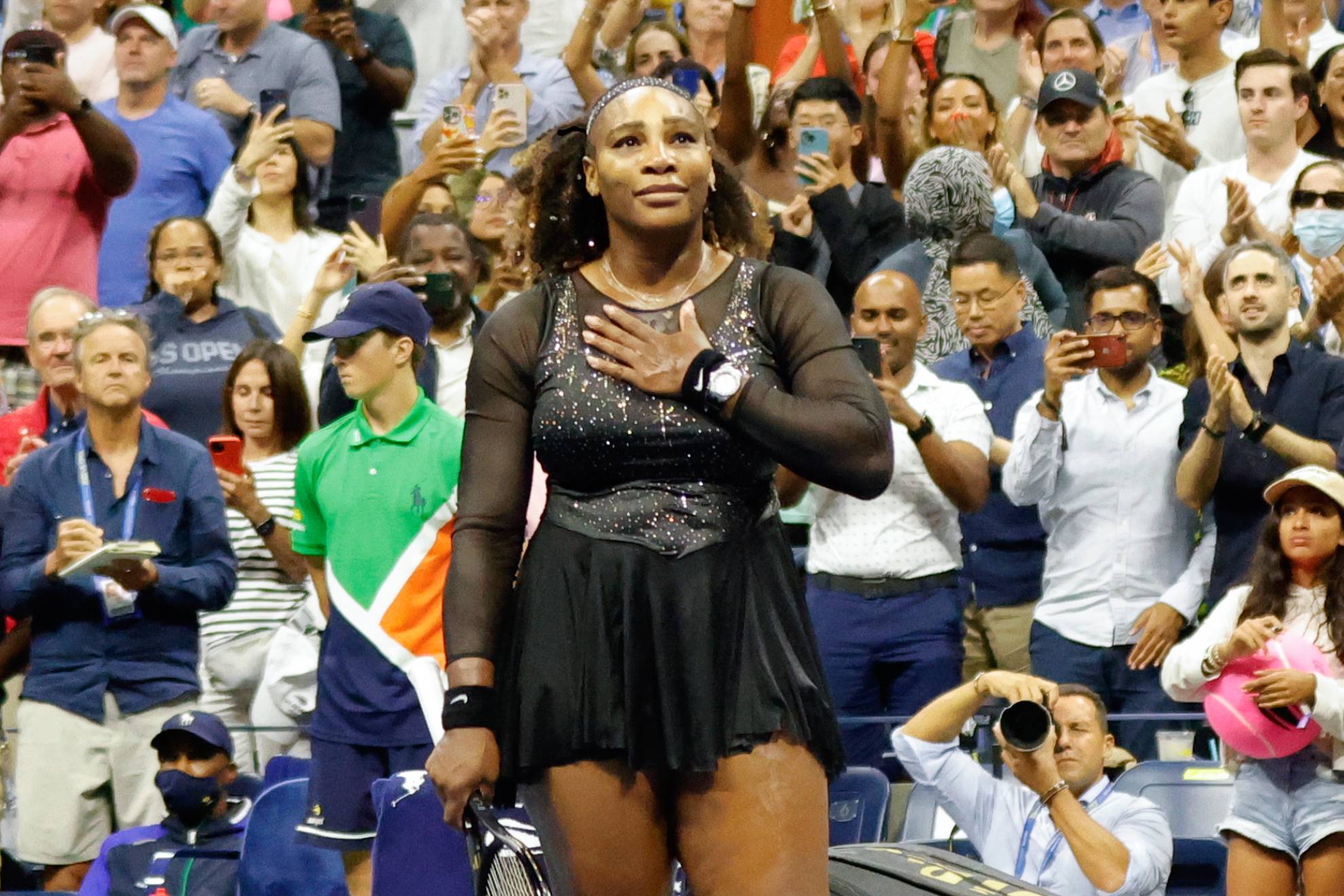 Serena Williams se despide del pblico del US Open / EFE
