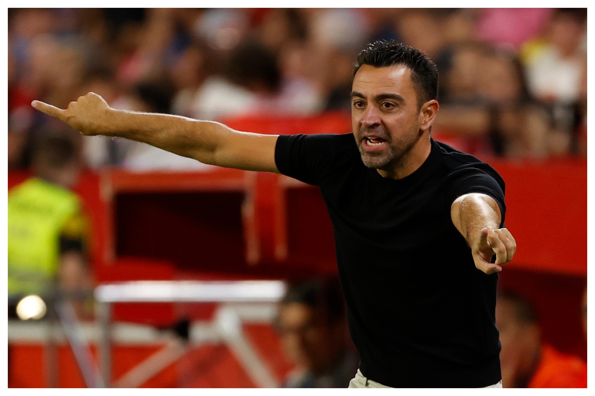 Xavi against Sevilla. / EFE