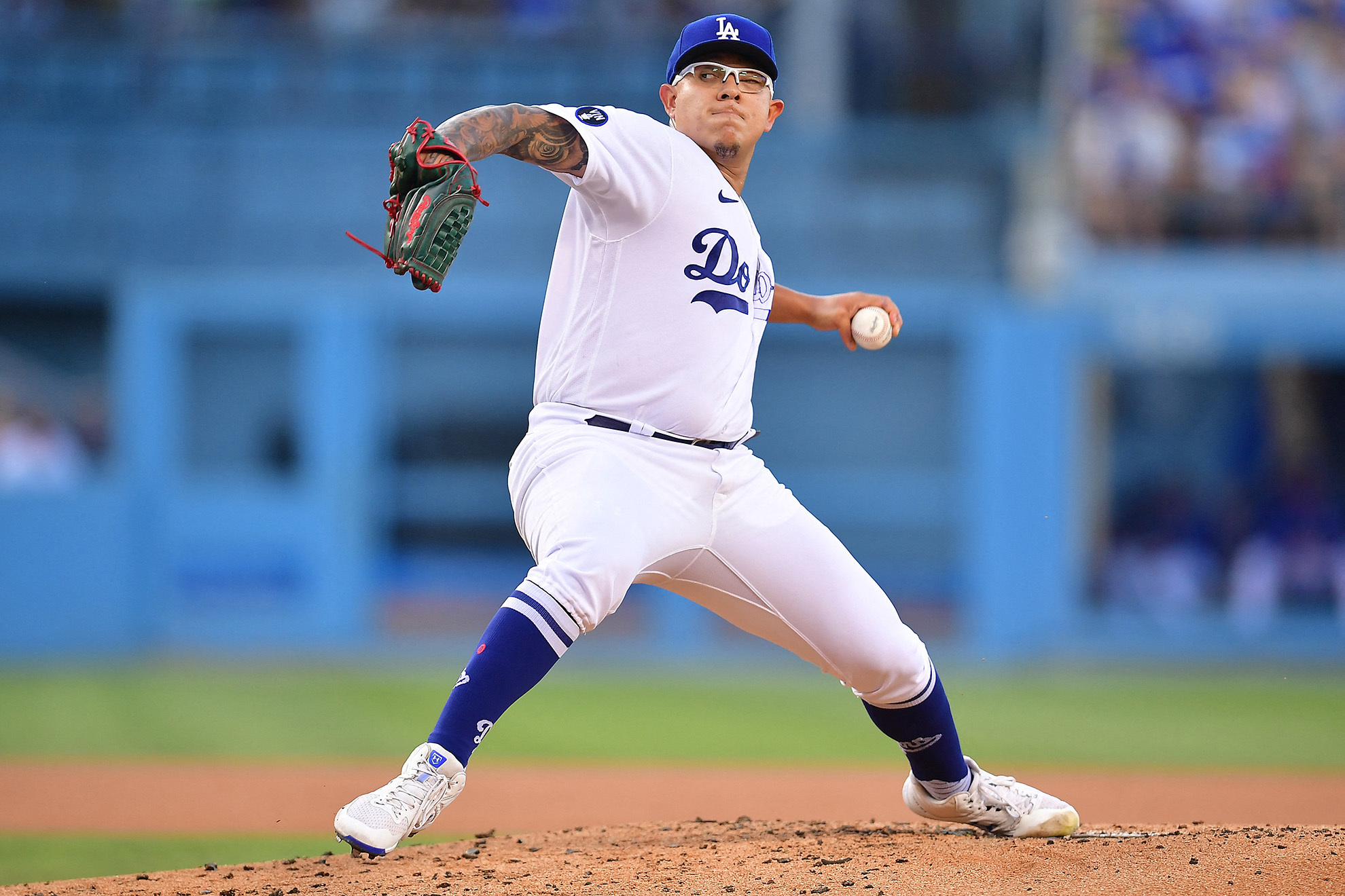 Julio Urías se lleva la victoria con los Dodgers. Reuters