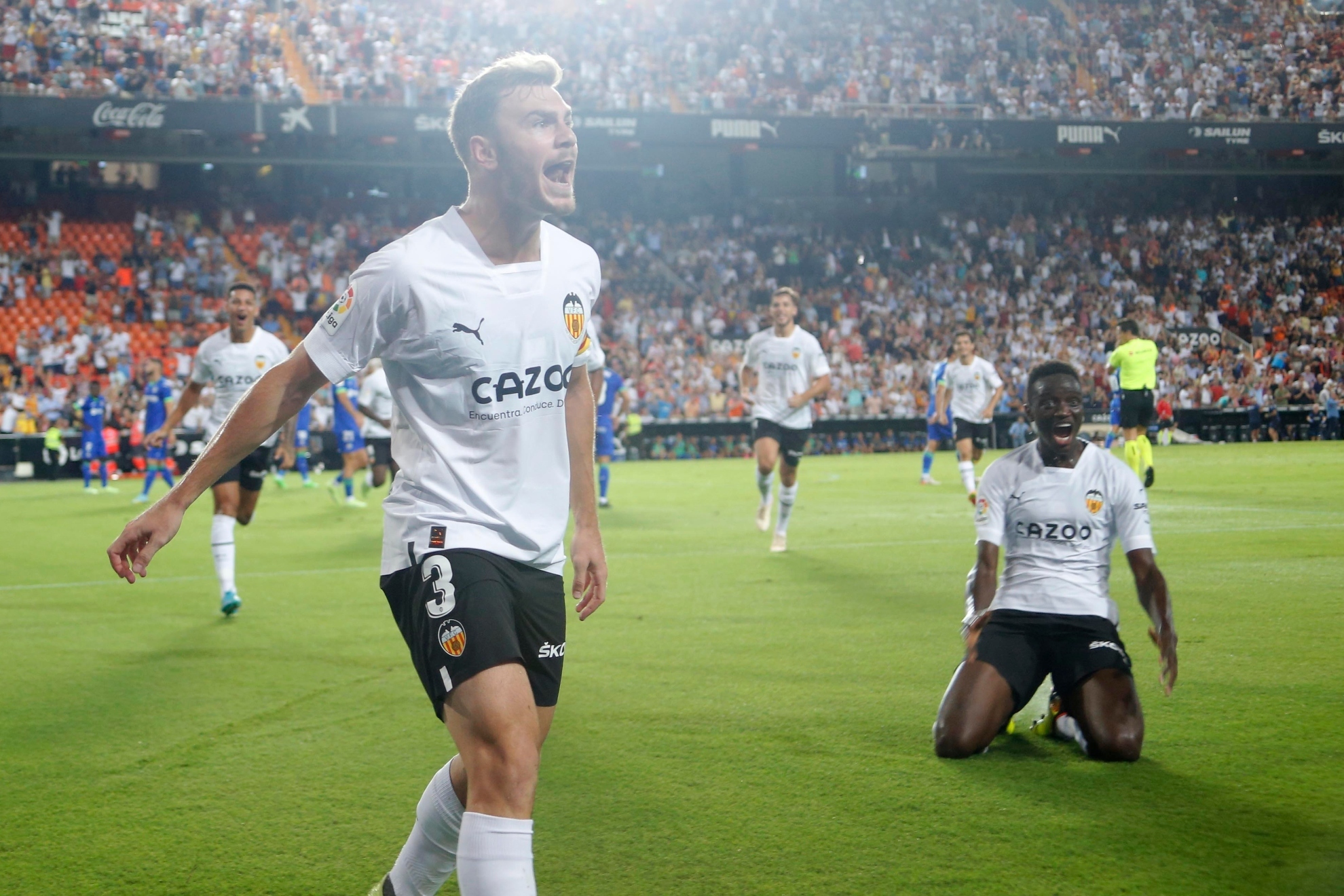 Lato celebra el primer gol del Valencia. | SANZ