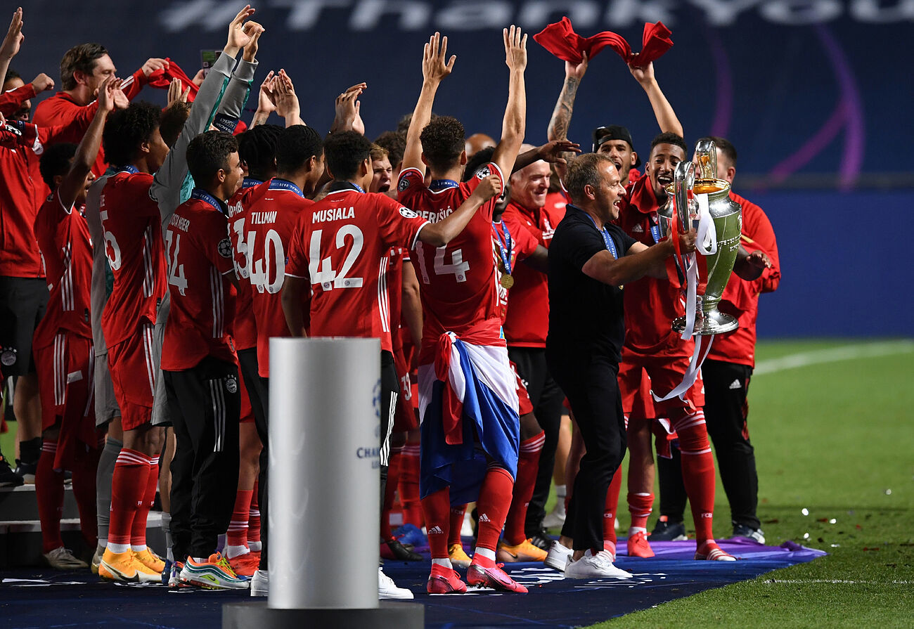 Los jugadores del Bayern celebran la Champions conquistada en 2020