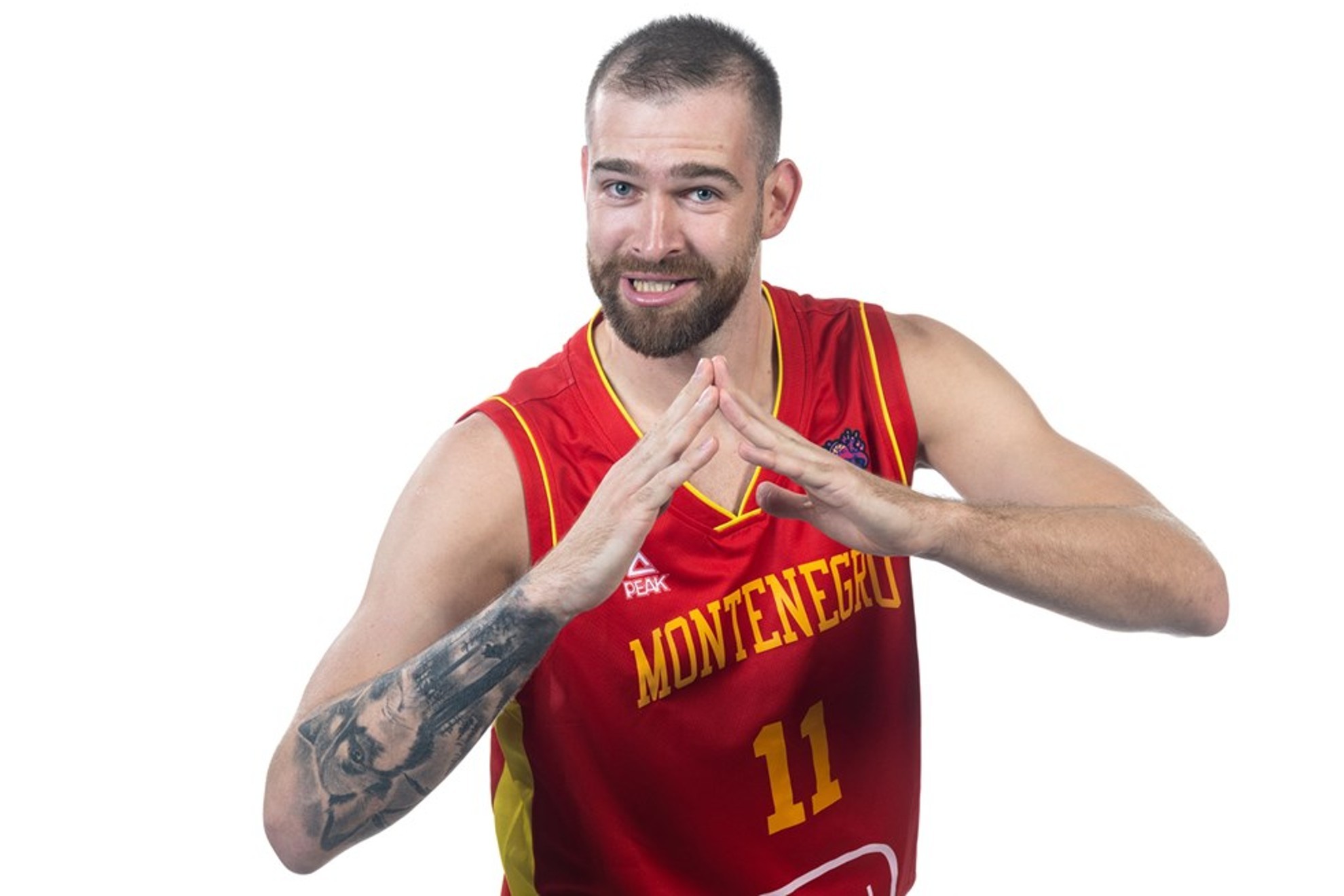 Nemanja Radovic, en la sesin oficial de fotos de Montenegro. FIBA