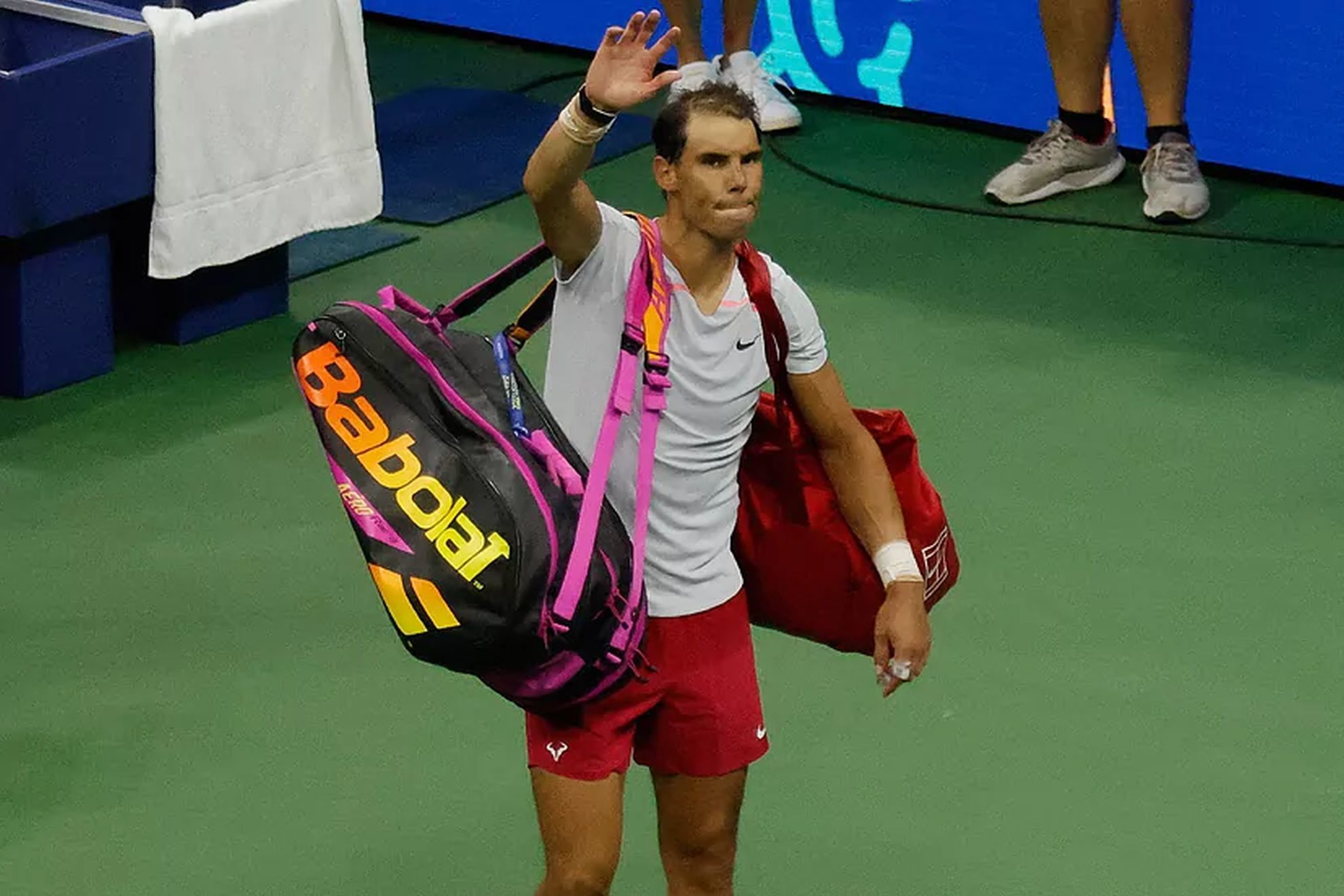 Nadal waves goodbye at the US Open / Reuters