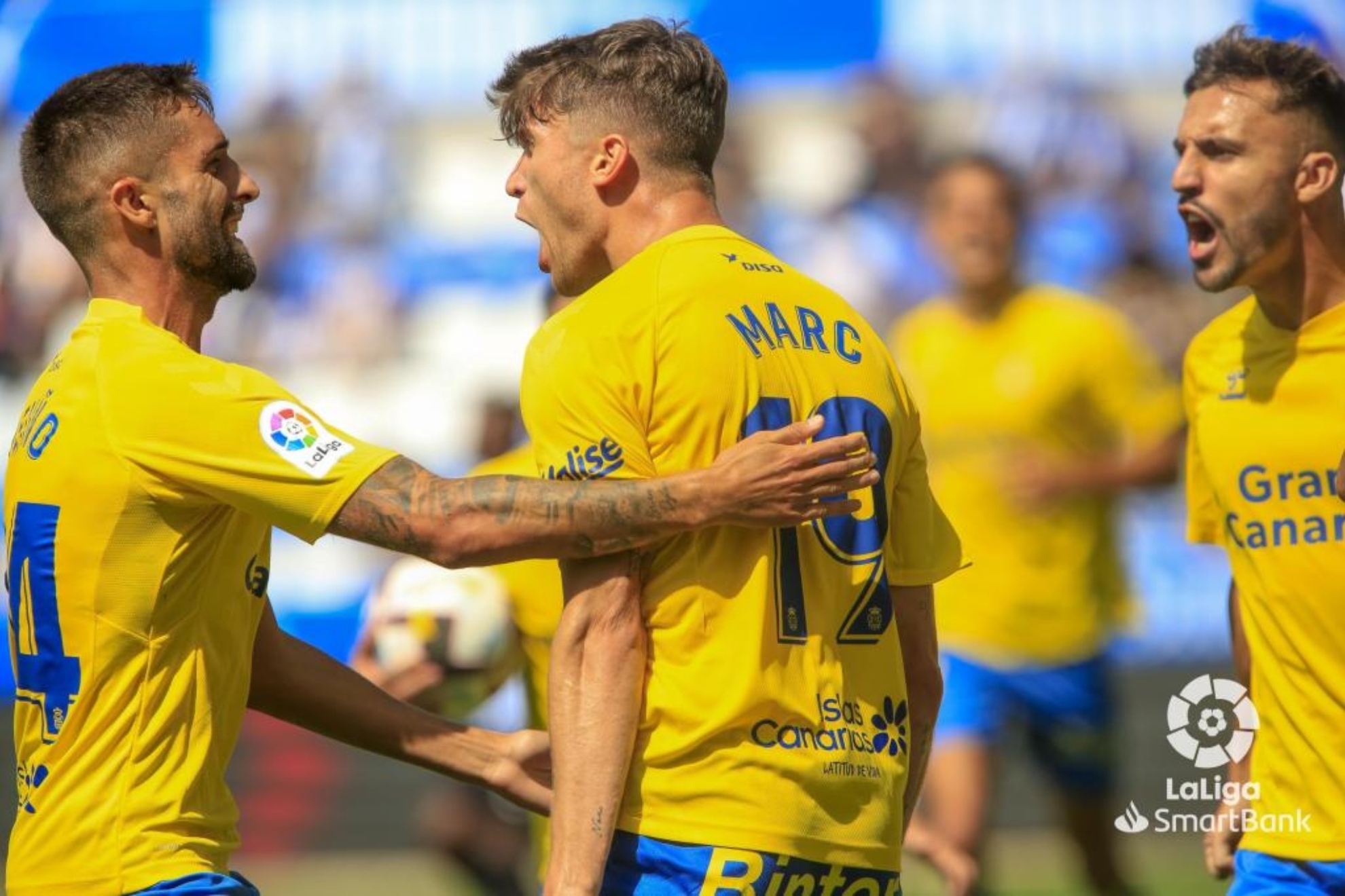 Los jugadores de Las Palmas celebran uno de los goles marcados por Marc Cardona. /LALIGA