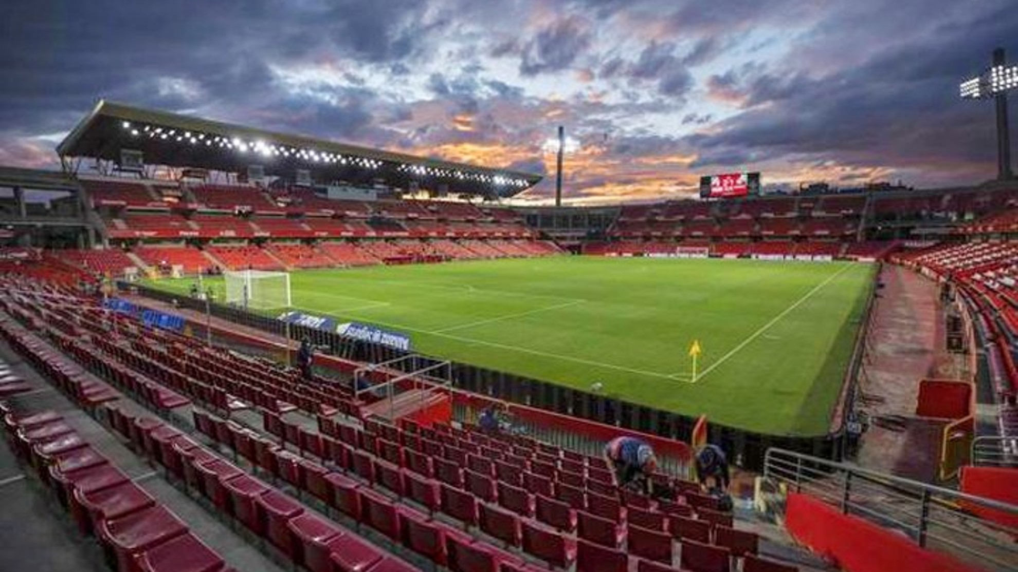 El Granada ha firmado la cesión del estadio para iniciar el proyecto de reforma del estadio. / BESOCCER