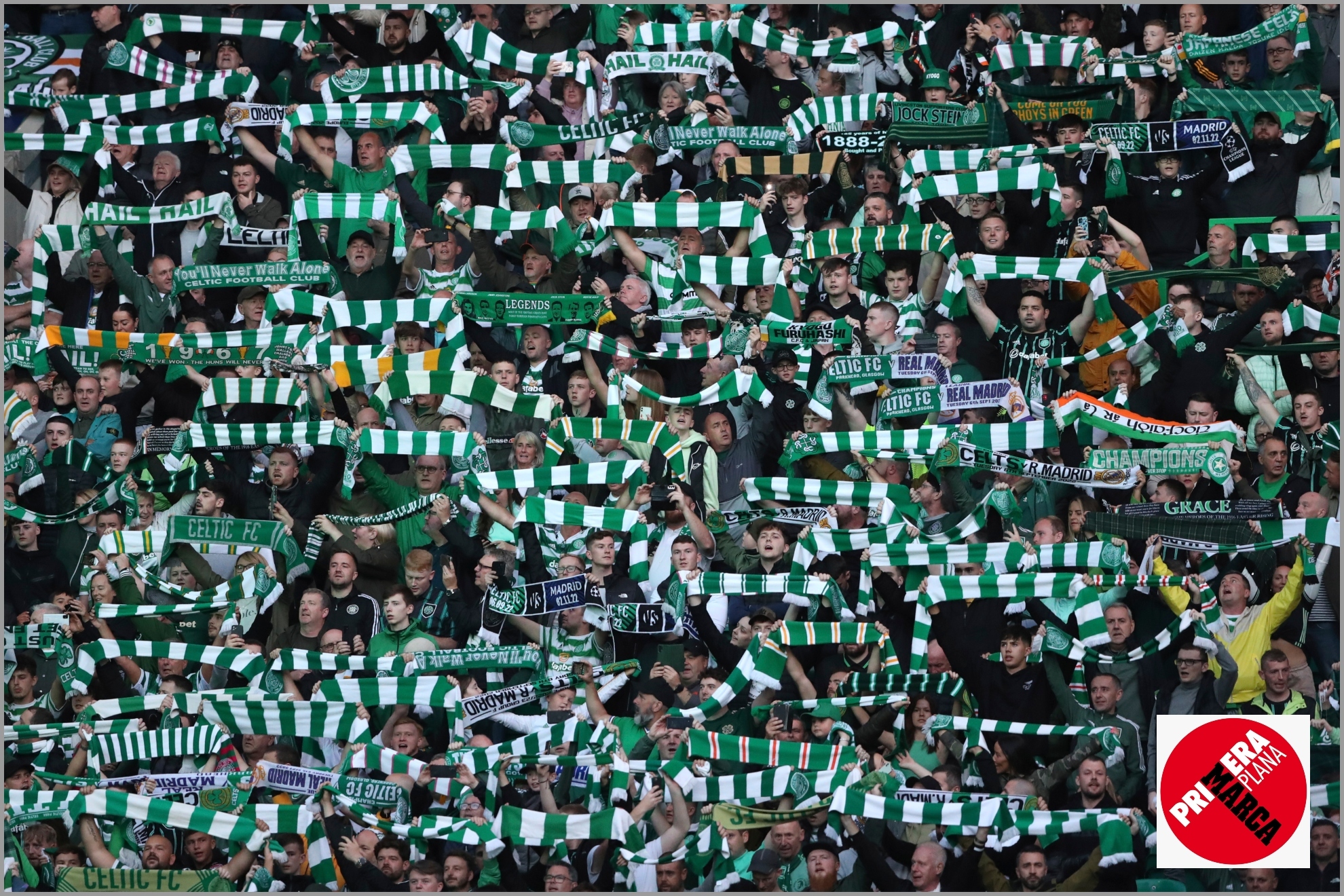 La afición del Celtic anima a su equipo durante el partido contra el Real Madrid el pasado martes. / AP