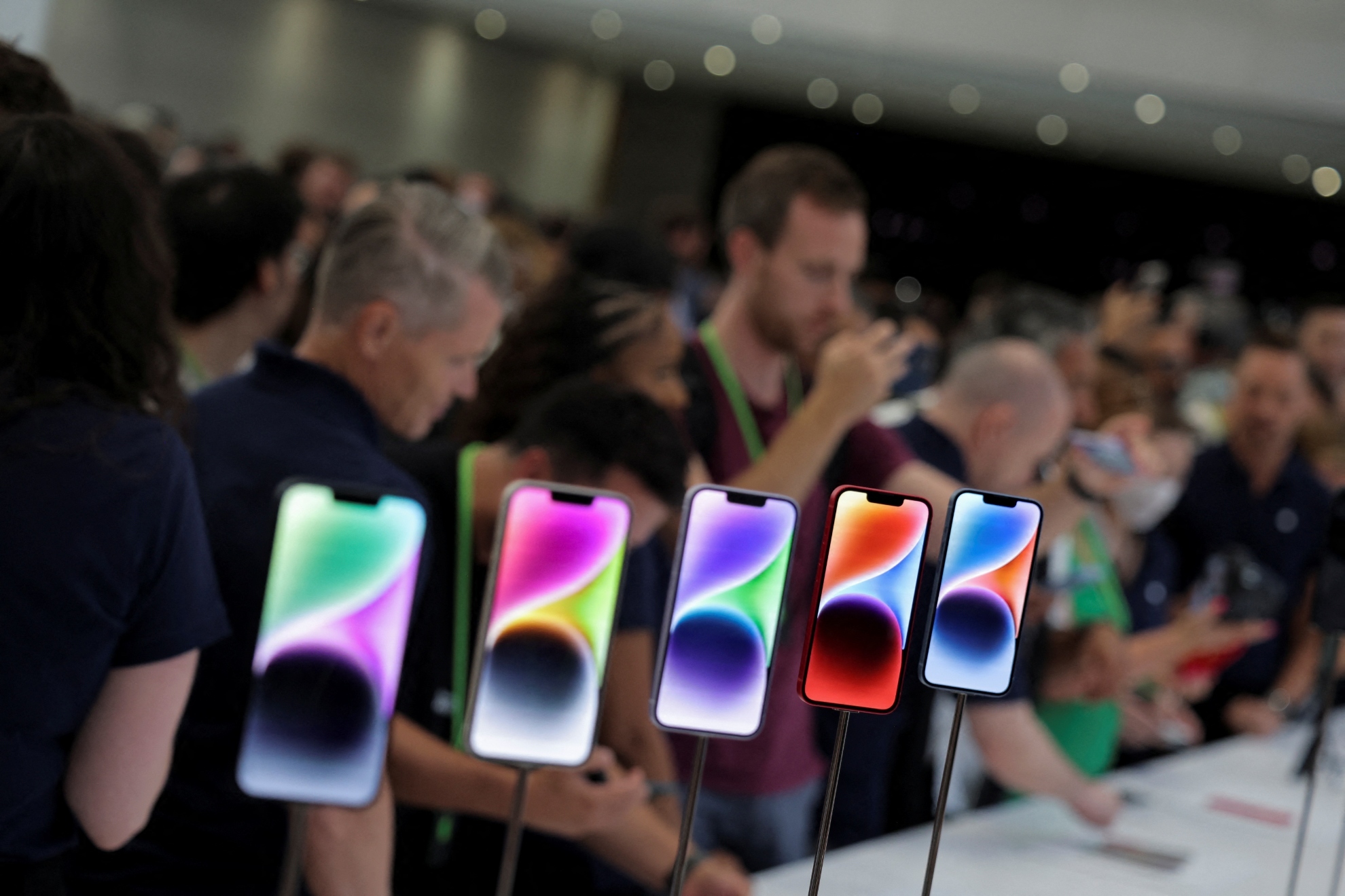 ¿Cuánto cuestan los nuevos iPhone 14 y cuándo estarán a la venta en México? | Reuters