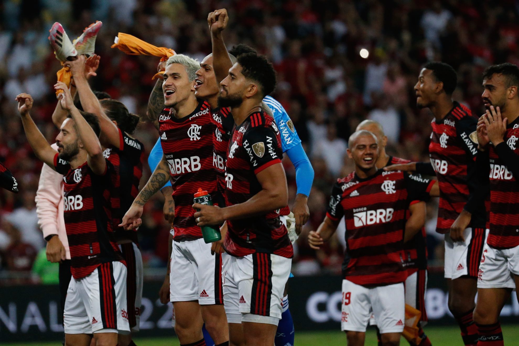 Los jugadores de Flamengo celebran el pase a la final. AP