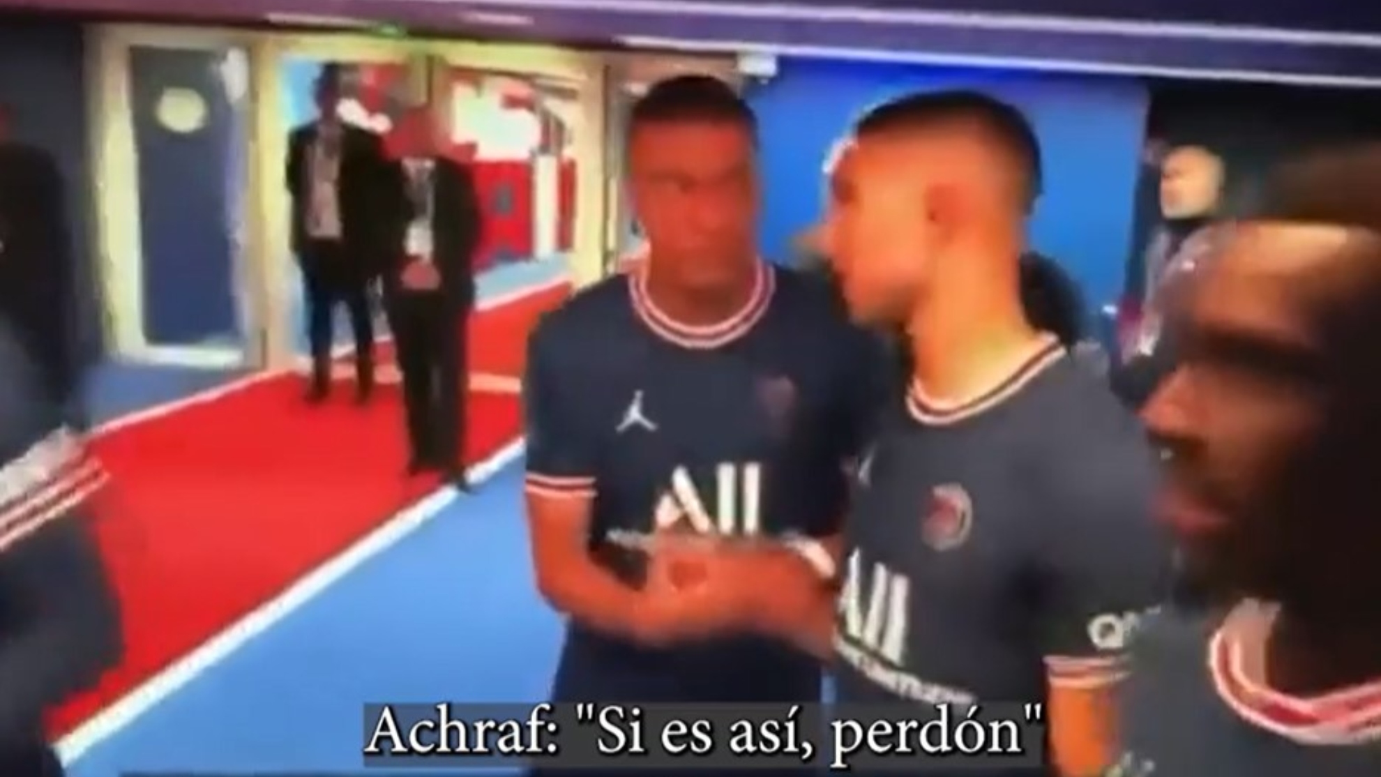 Mbappé complains to Hakimi: "Being sorry isn't good enough"