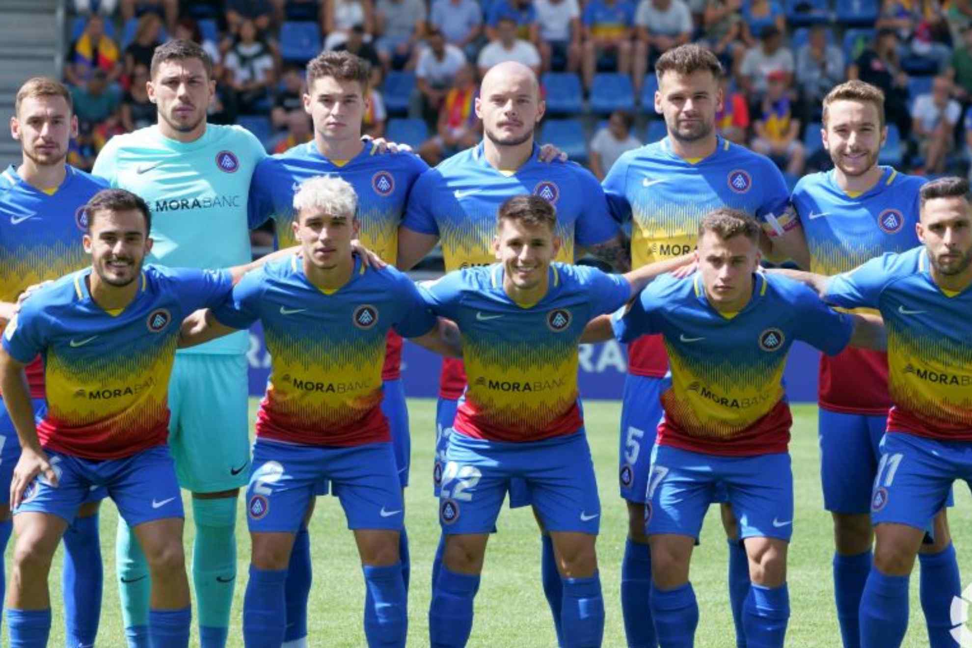 Los jugadores del Andorra posan antes de un partido.