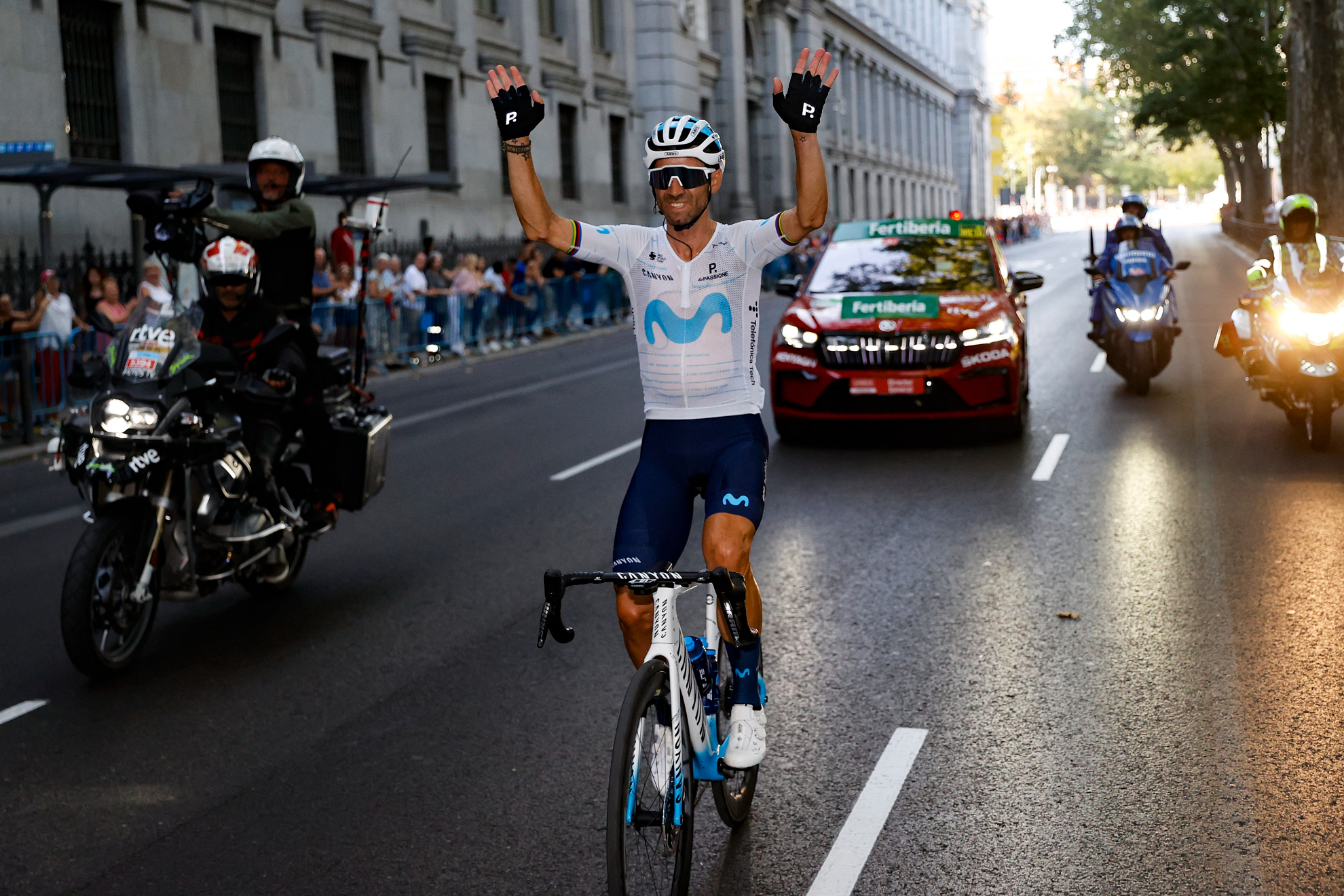 Madrid se rinde a Alejandro Valverde en su última Vuelta a España