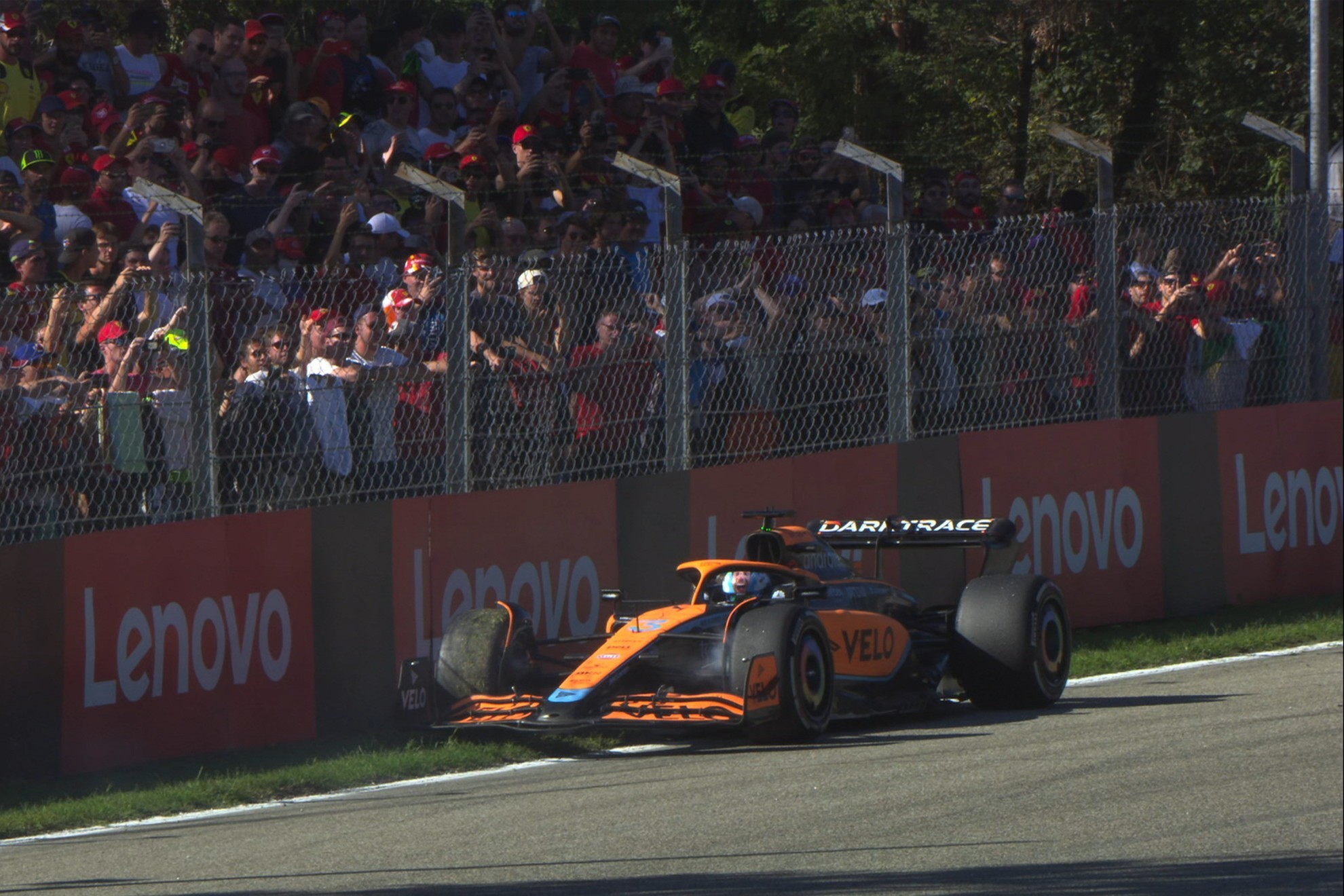 Ricciardo, en el momento de abandonar en la vuelta 47 de 53 en Monza