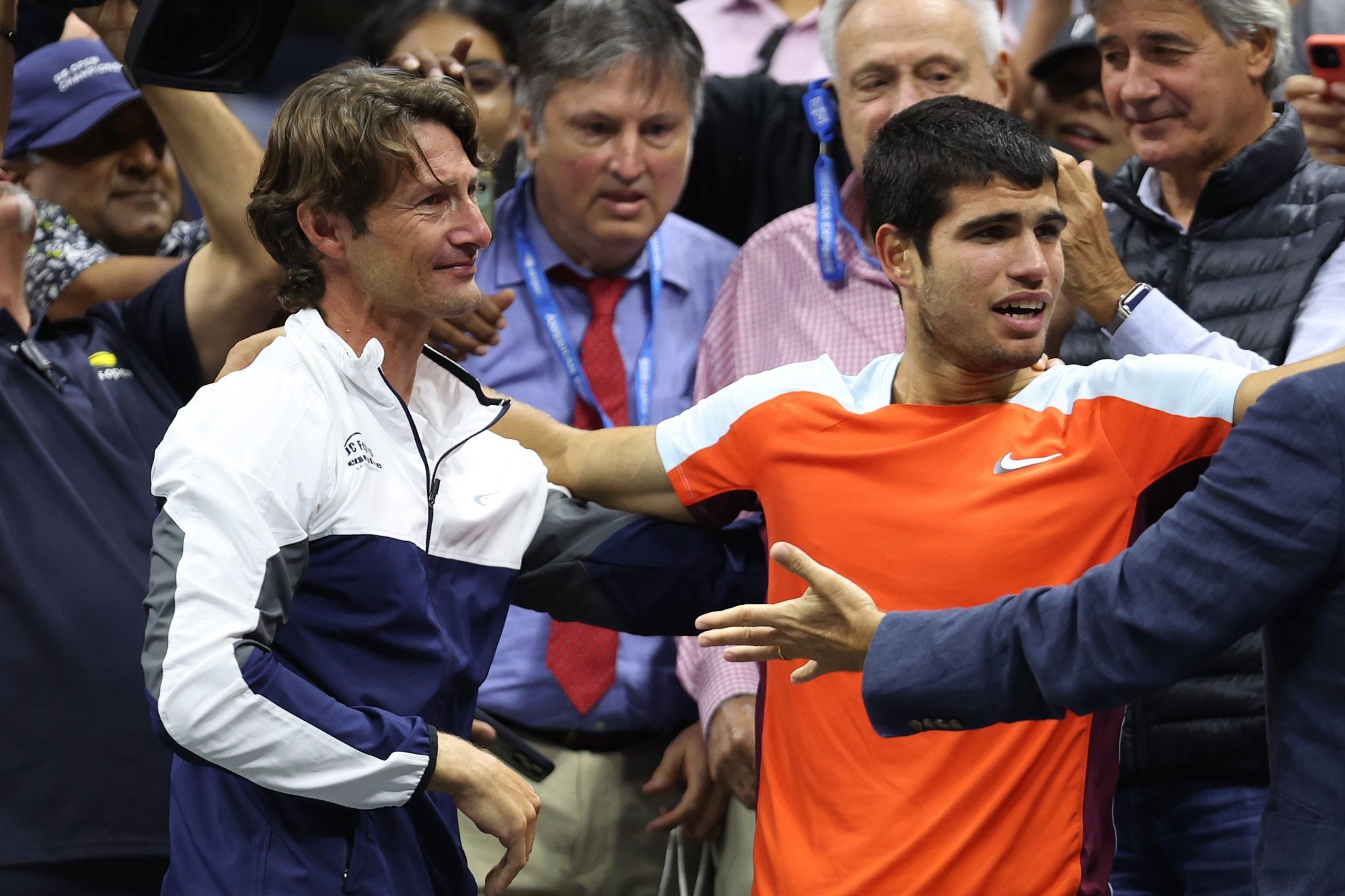 Juan Carlos Ferrero (left), celebrated with Carlos Alcaraz after his US Open victory. -Efe
