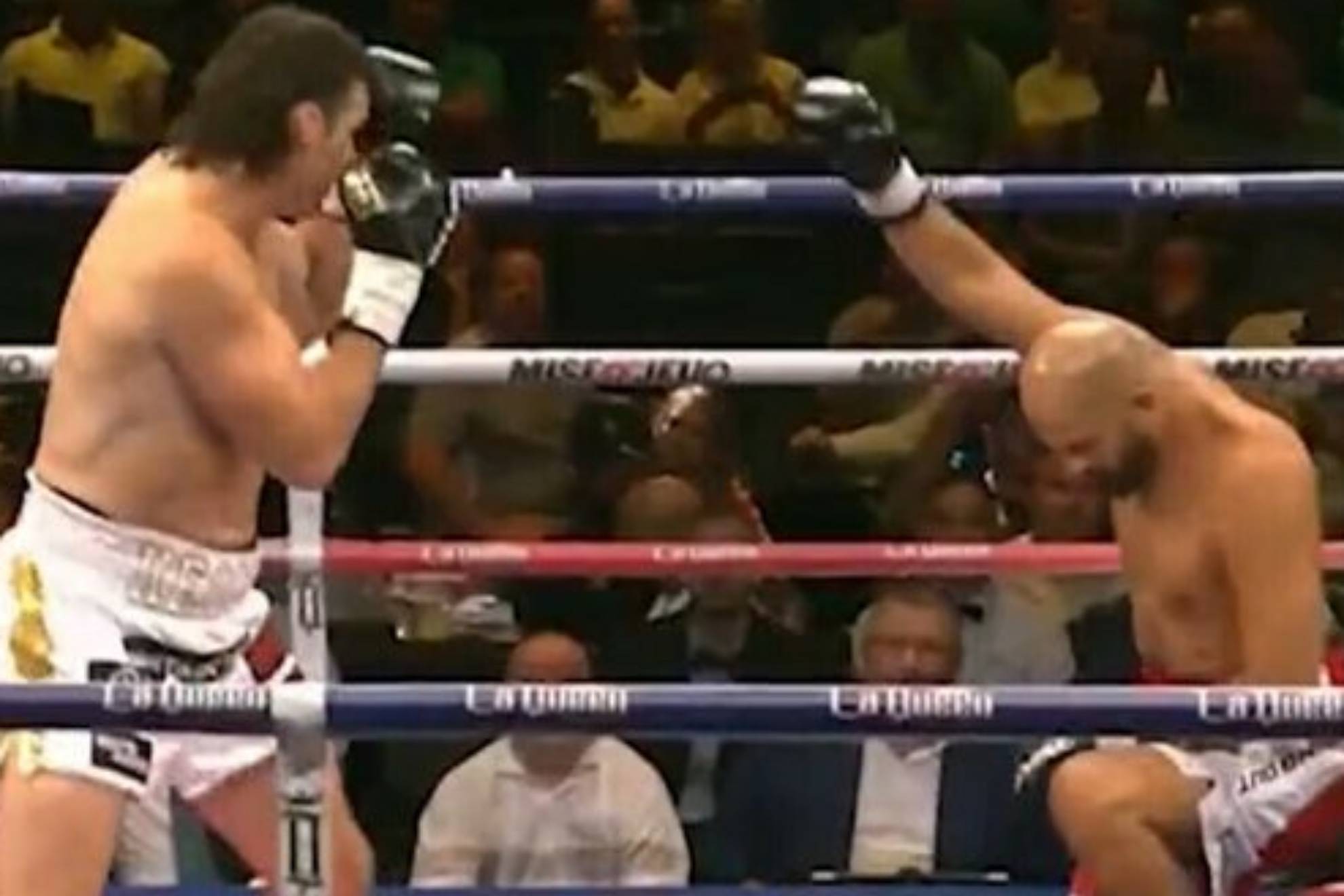 Why did Karim Benzema's boxing cousin, Newfel Ouatah, take a knee in protest during a fight?