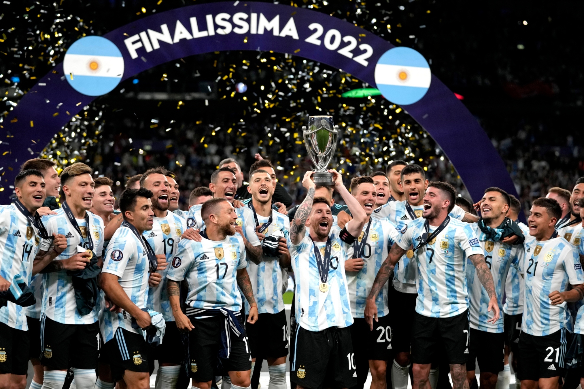 Argentina celebra el título ganado a Italia en Wembley.