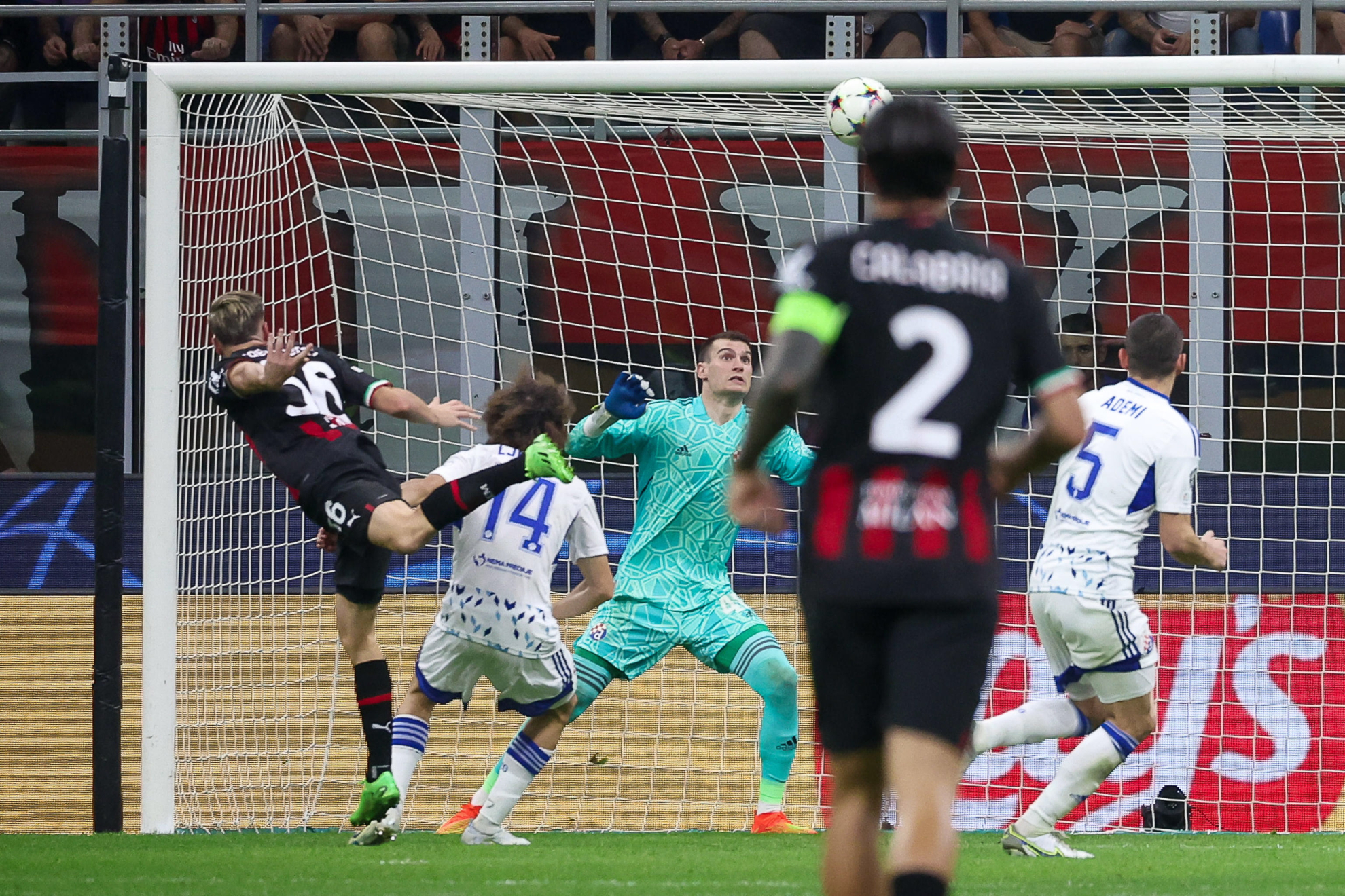 Saelemaekers marca el 2-0 del Milan contra el Dinamo Zagreb
