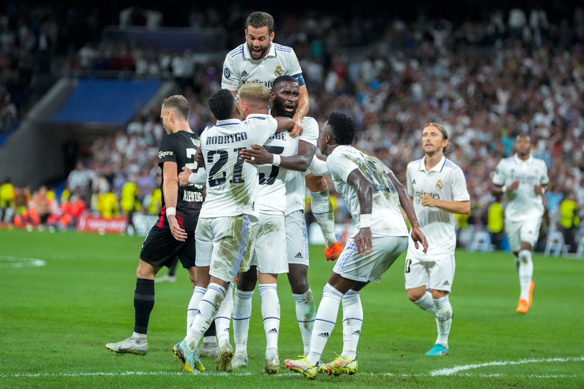 El Madrid celebra el primer gol al Leipzig. AP