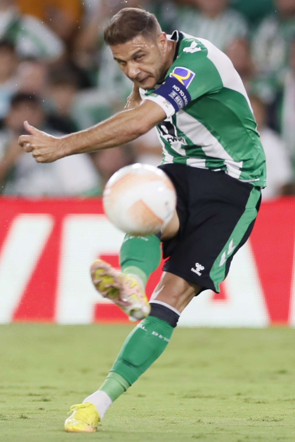 Golpeo de Joaqun en su gol ante el Ludogorets | EFE