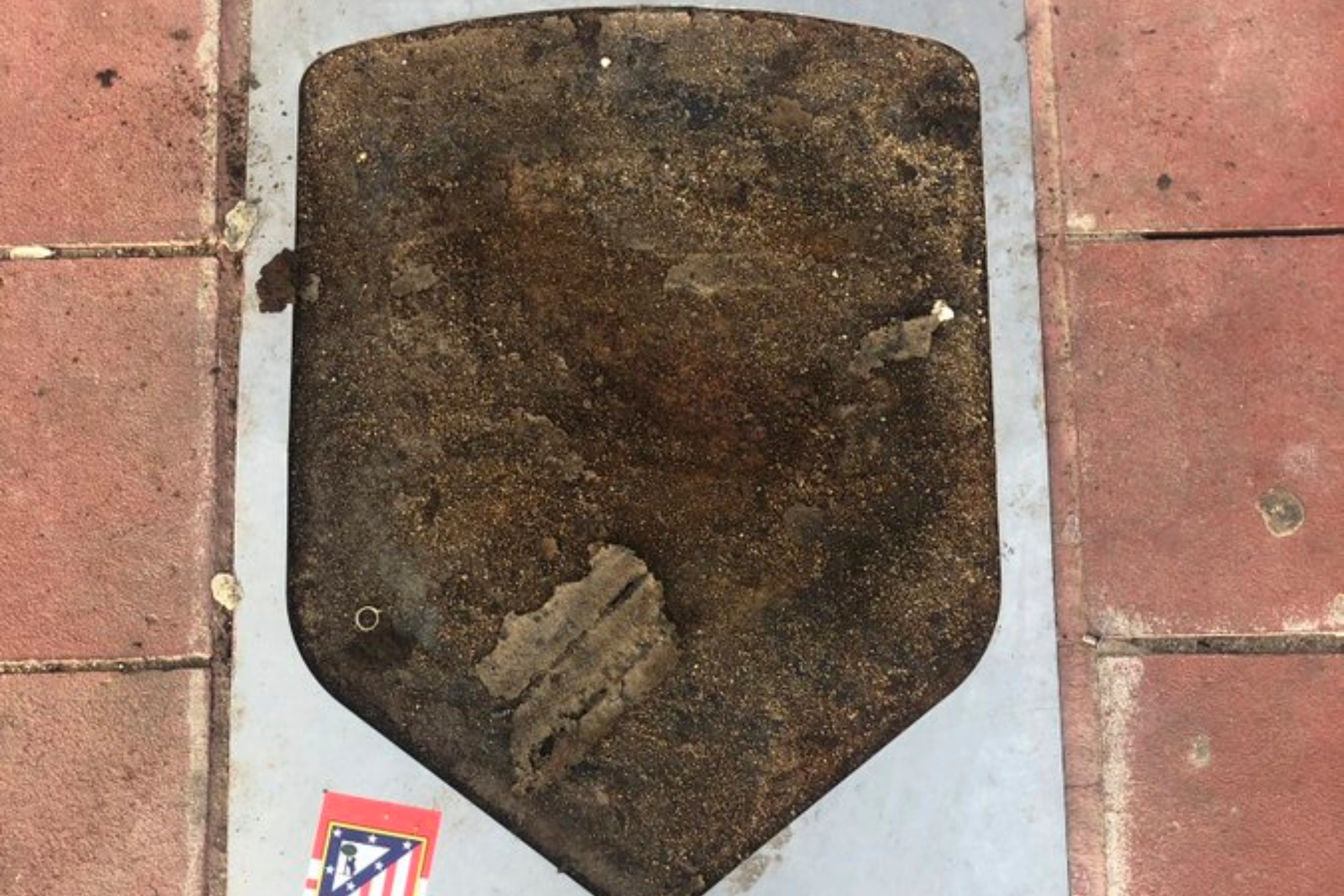 Courtois' plaque at the Metropolitan was ripped off.