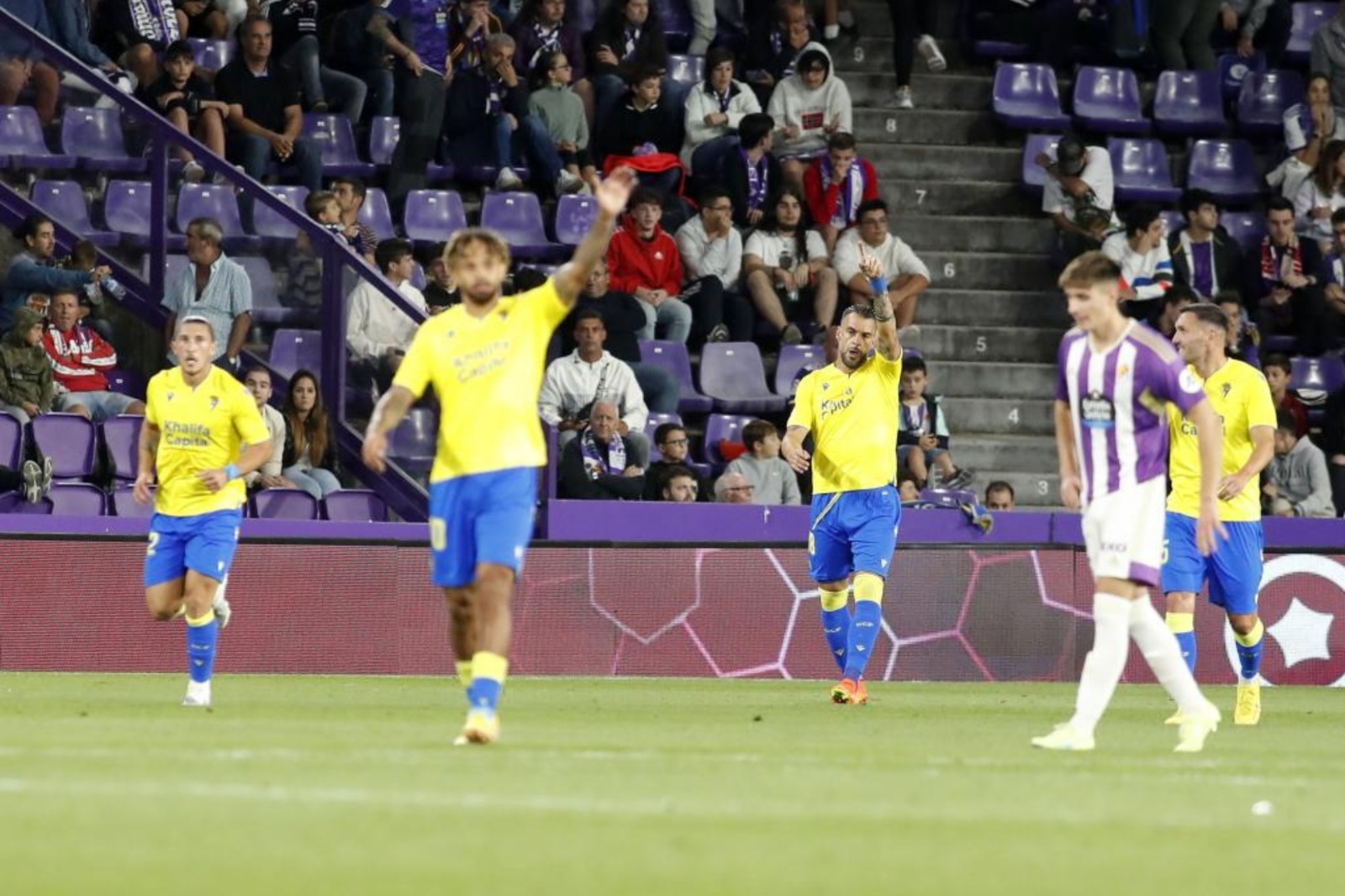 Negredo celebra su gol ante el Valladolid. EFE
