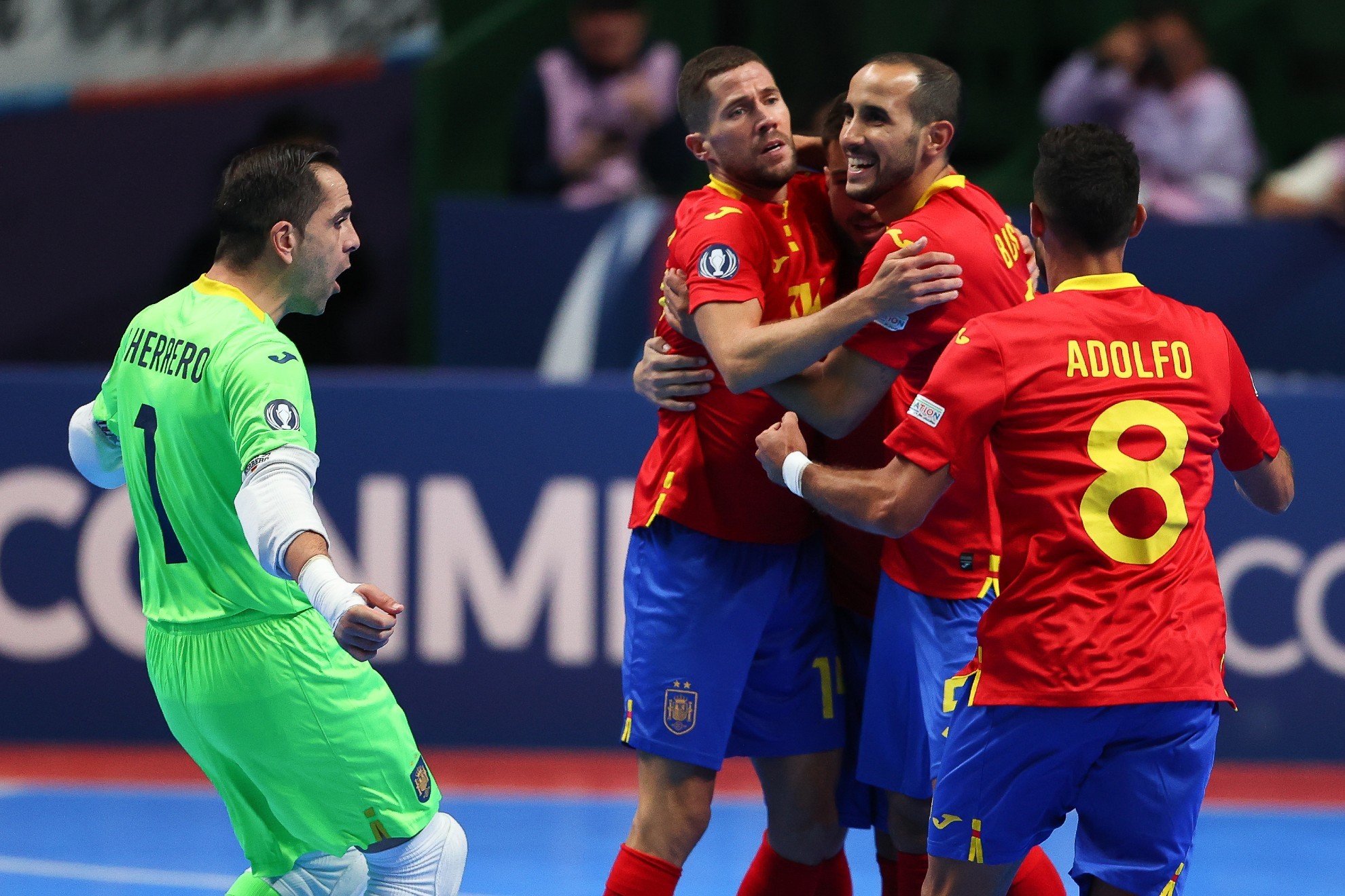 El cinco español celebrando uno de los tantos ante Argentina / EFE