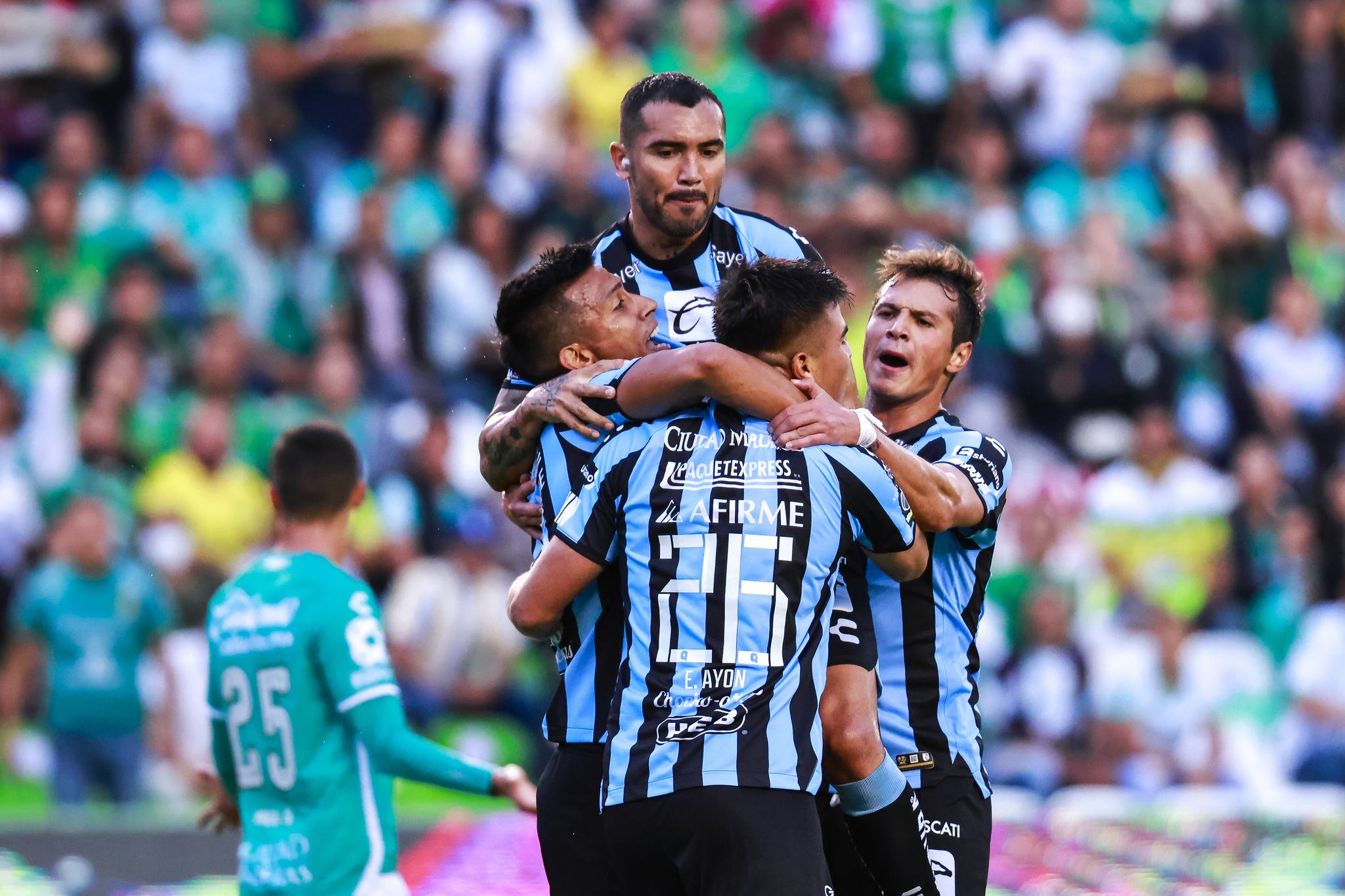 Querétaro marcó el empate en el primer tiempo. Imago 7