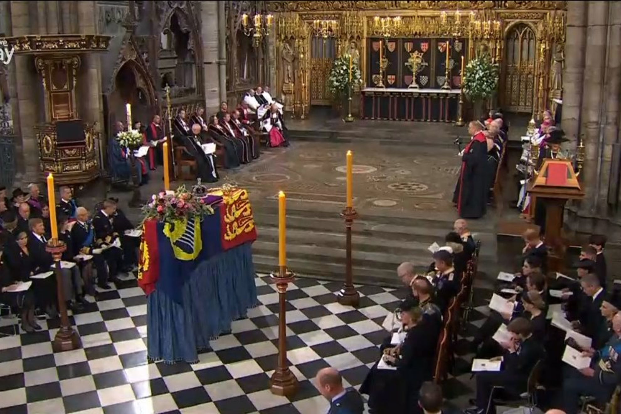 La imagen más esperada: los Reyes Felipe VI y Letizia sentados junto a Juan Carlos I y Sofía en el funeral de Isabel II