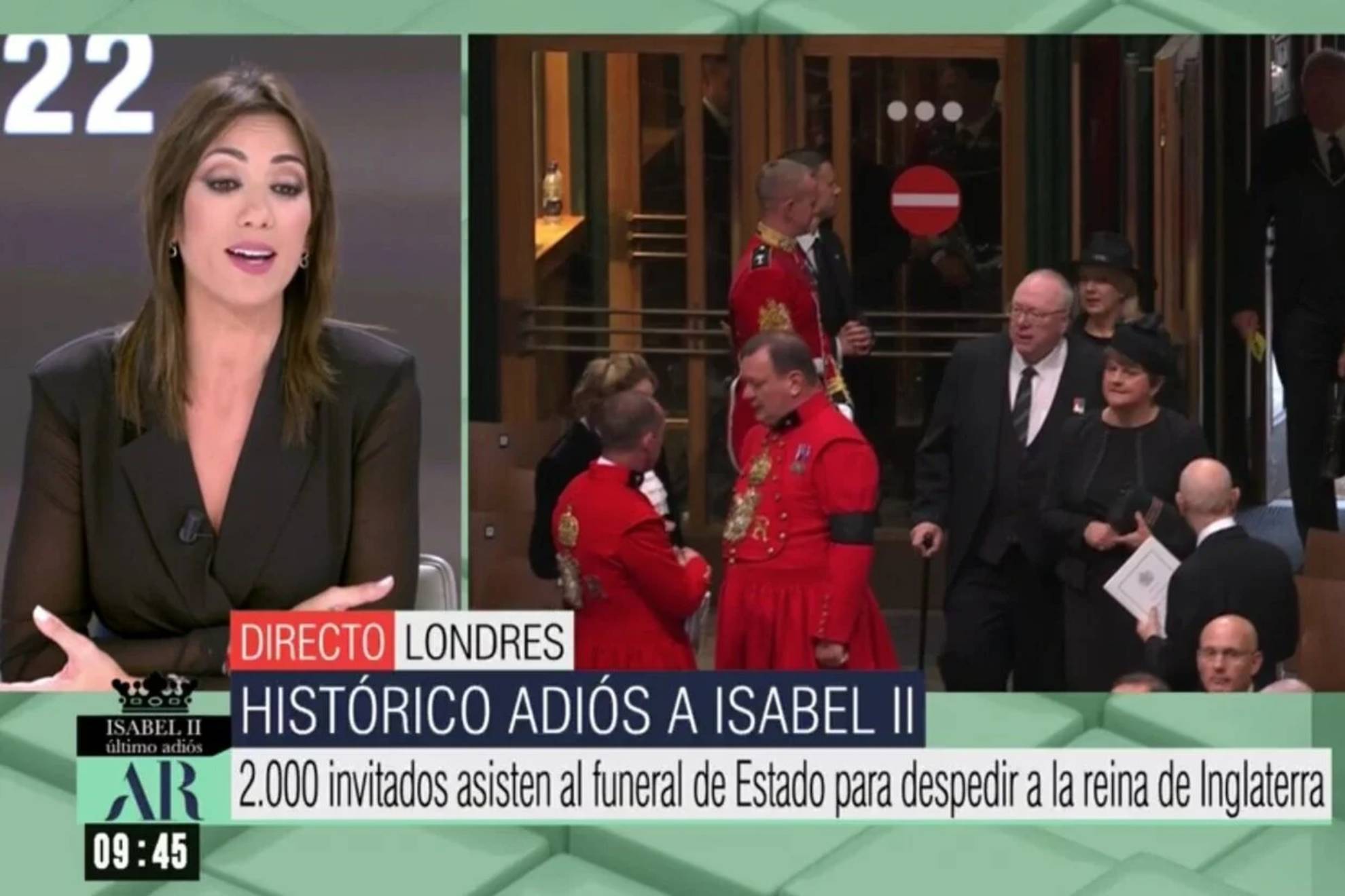 Patricia Pardo, vestida de negro en 'El programa de Ana Rosa'. TELECINCO