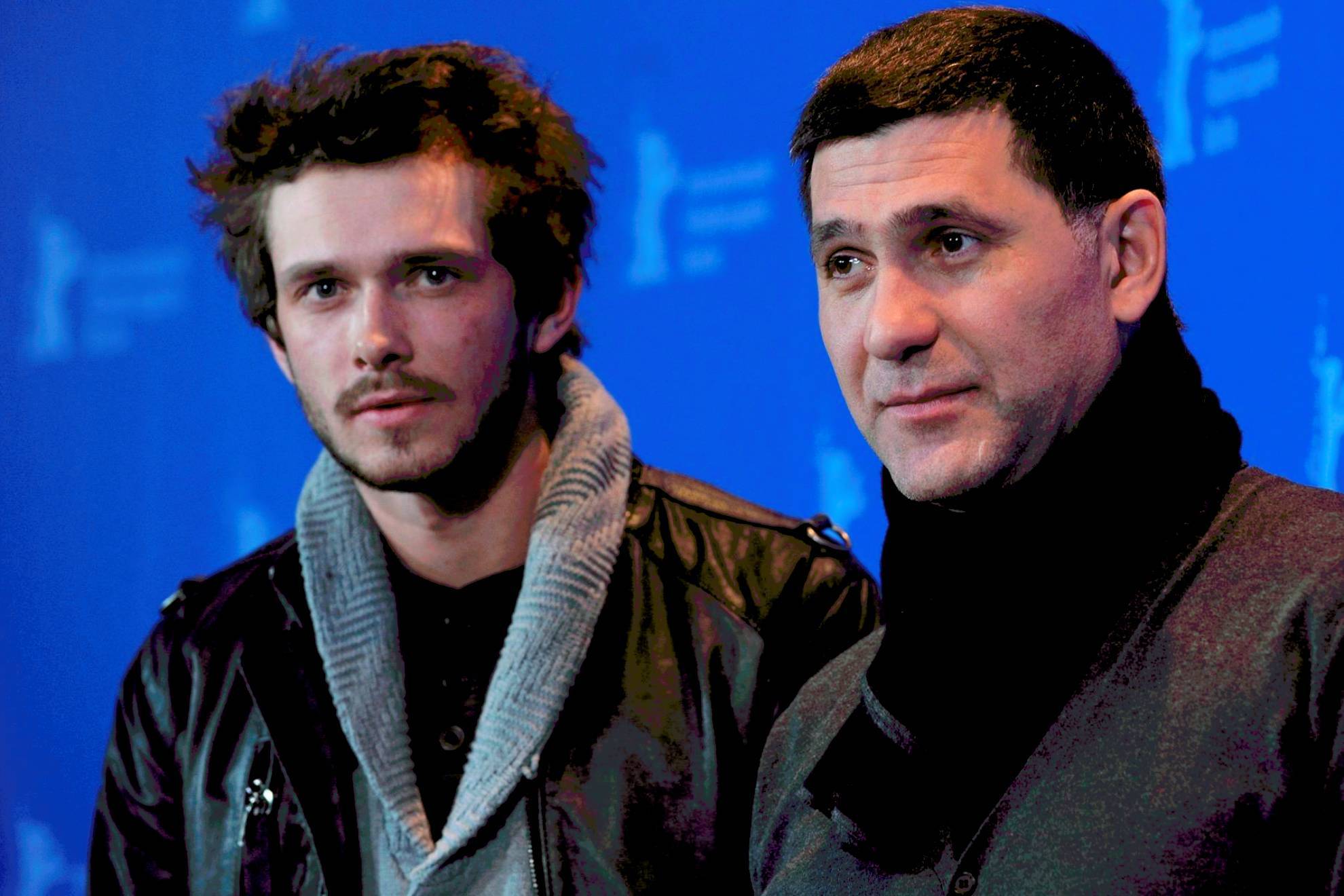 Sergei Puskepalis (derecha) posa junto con su compatriota Grigoriy Dobrygin en la presentación de la película 'How I Ended This Summer' / EFE