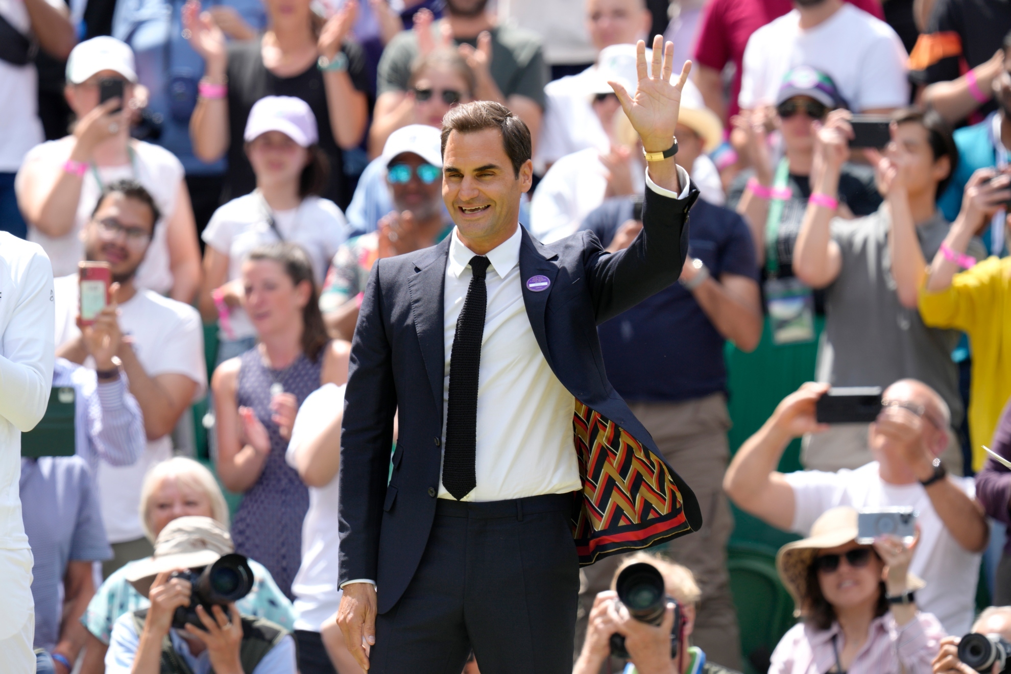 Federer saluda a la grada/AP