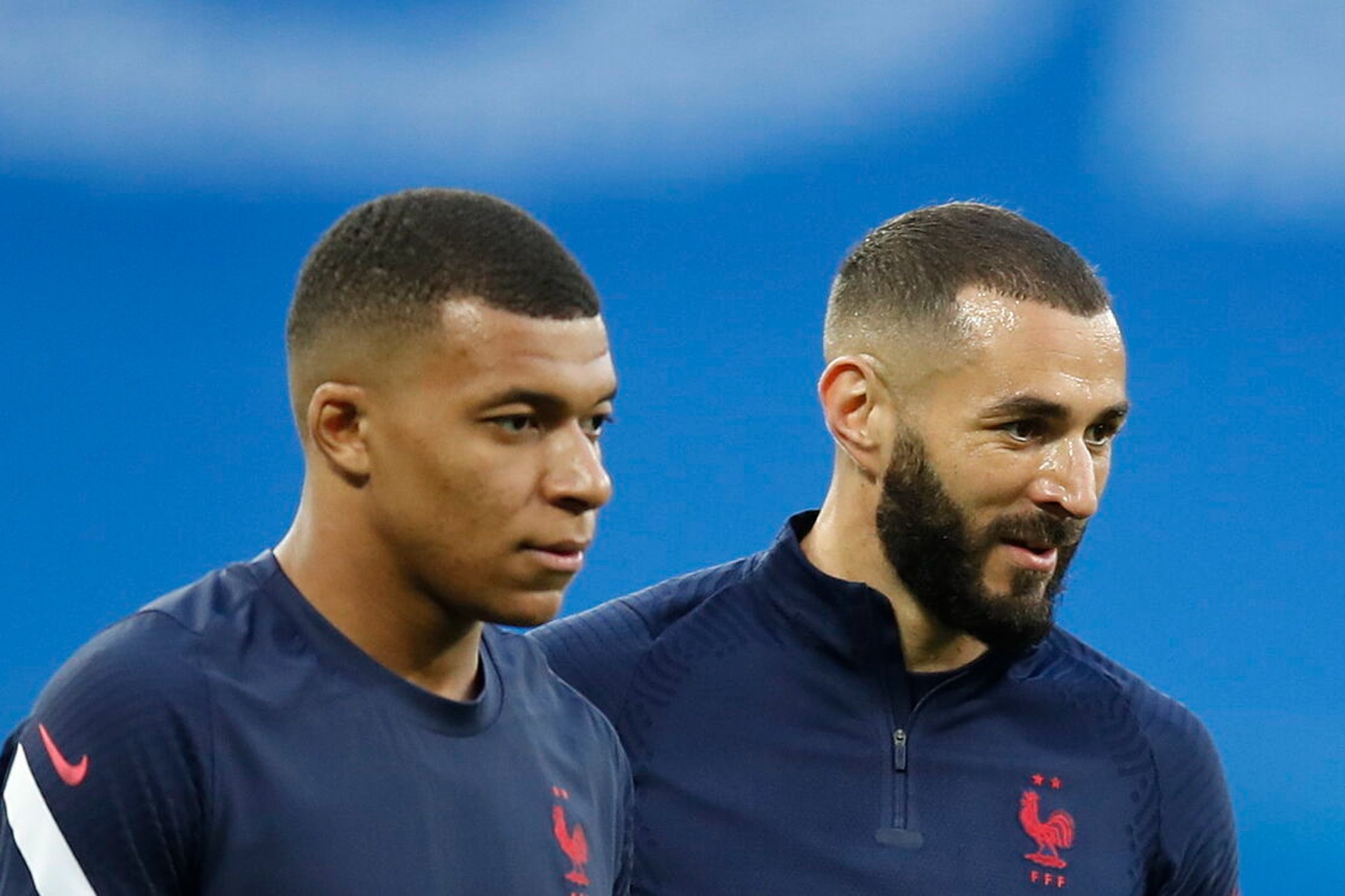 Karim Benzema (33) y Kylian Mbappé (22) en la concentración de la selección francesa | SEBASTIEN NOGIEREFE