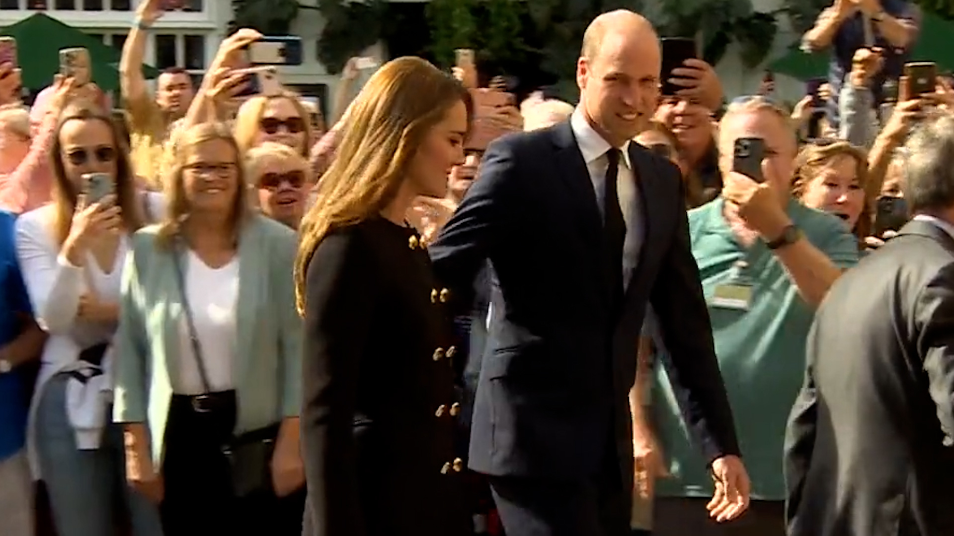 Prince William and Princess Kate thank volunteers from Queen's funeral