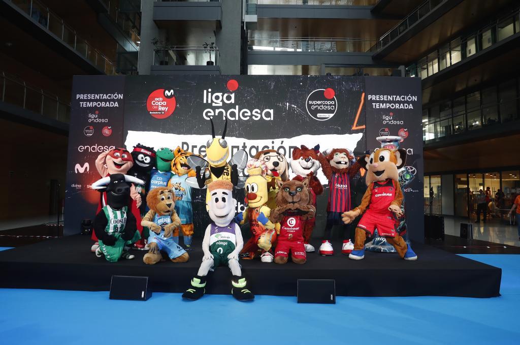 Todas las mascotas de los equipos de la ACB subieron al escenario / JOSÉ ANTONIO GARCÍA
