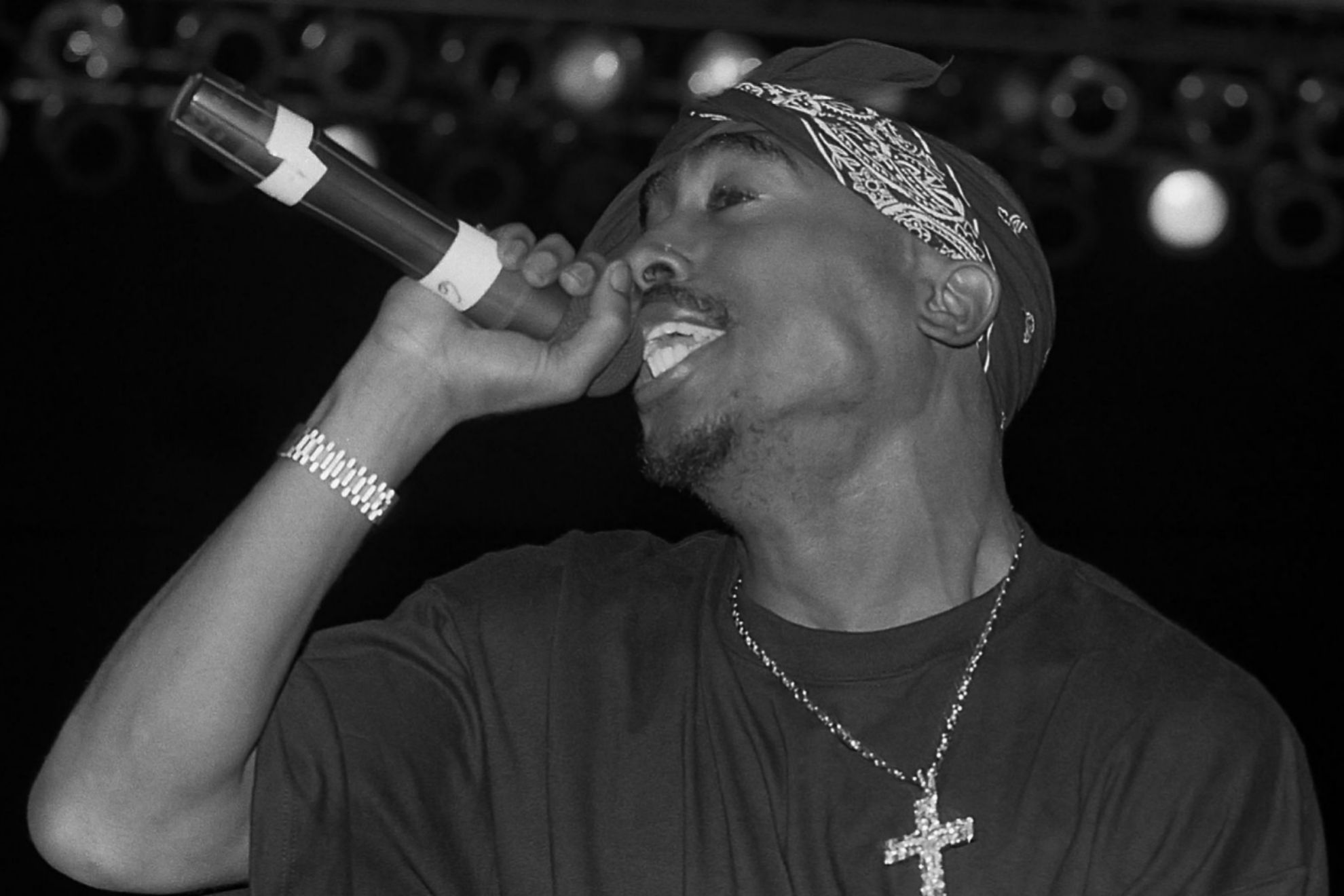 Tupac durante un concierto / Getty Images