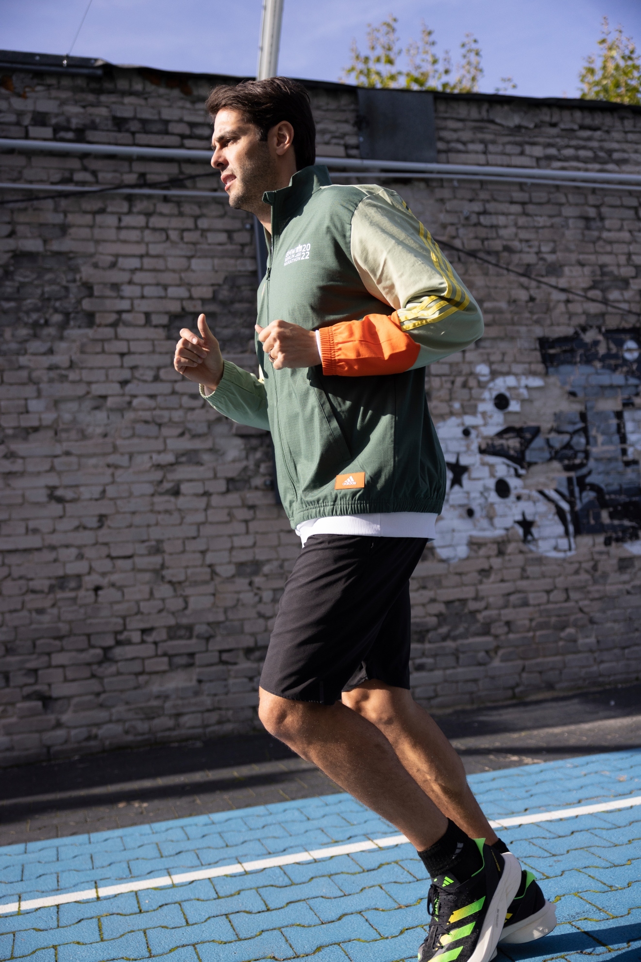 Kaká con la ropa oficial del Maratón de Berlín en el Adidas Sport Base de la capital alemana. Fotos: Vanessa Cortés