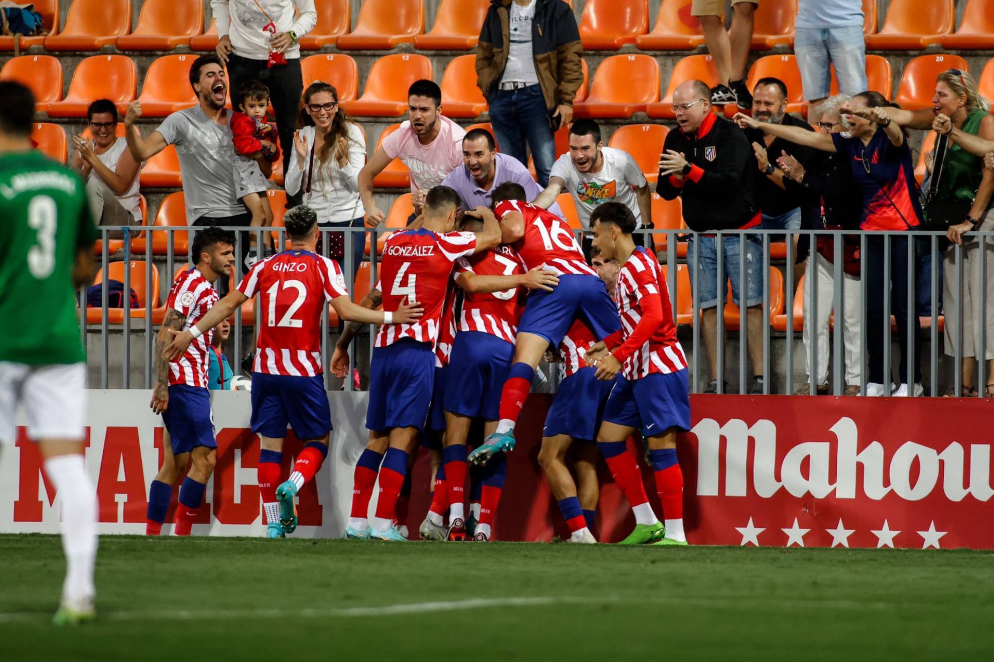 Los jugadores del Atlético celebran uno de los goles / @atletiAcademia