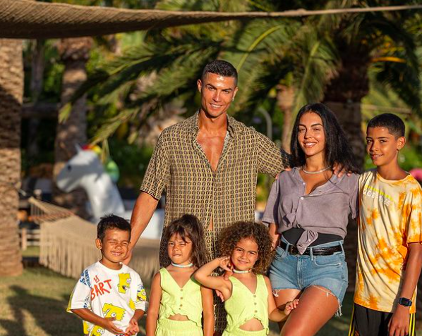 Cristiano Ronaldo, Georgina Rodriguez and their family. Photo: Instagram @georginagio