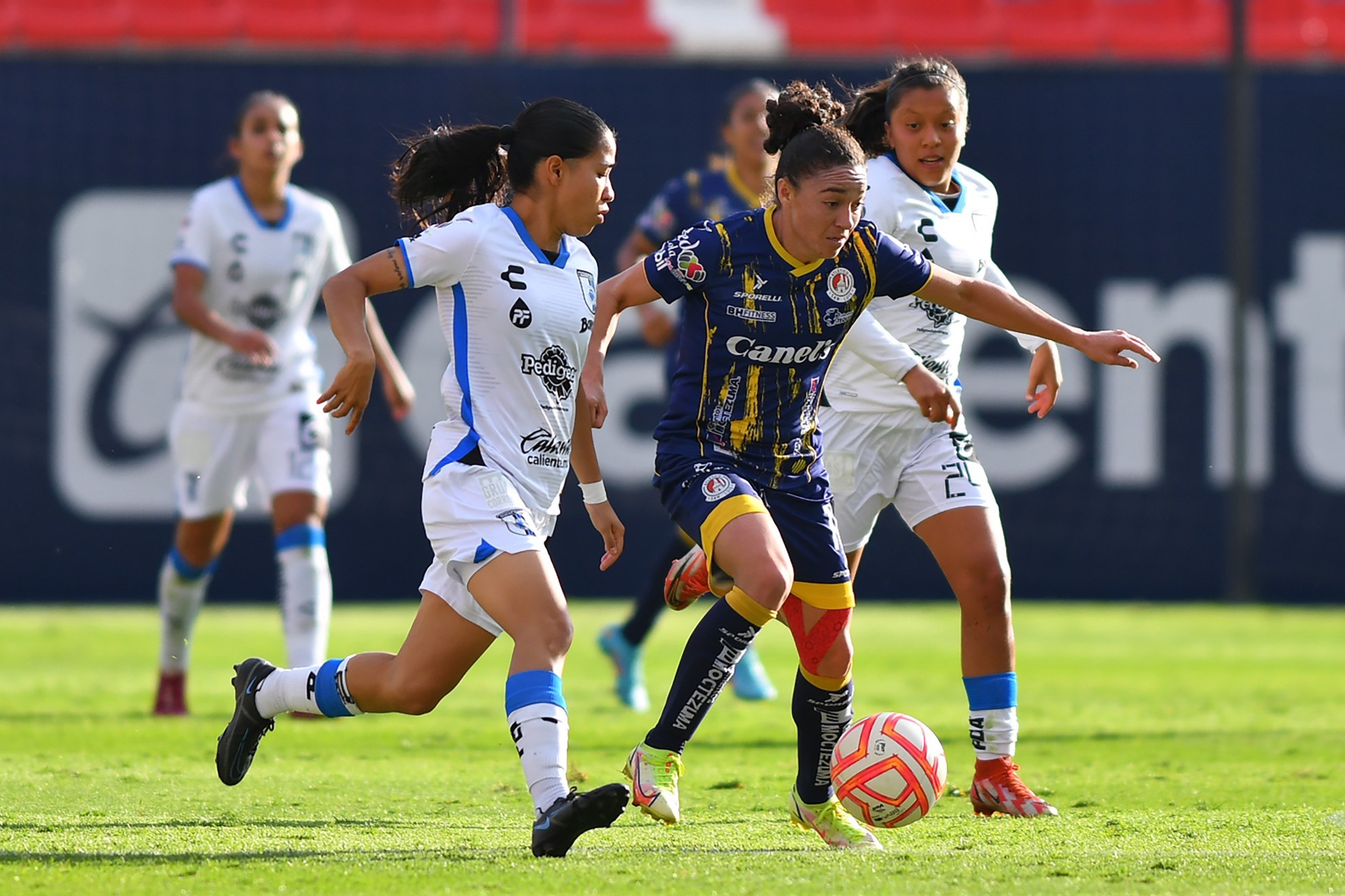 Joana Robles autora del gol del triunfo para San Luis | IMAGO 7