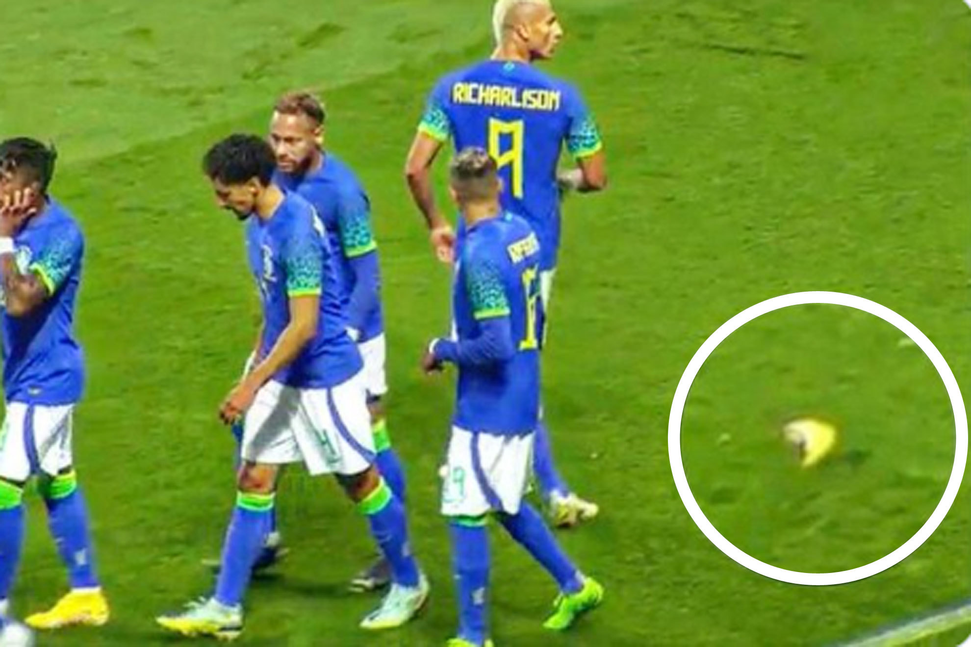 Embarrassment in France: Racist controversy as a banana is thrown at  Richarlison! | Marca