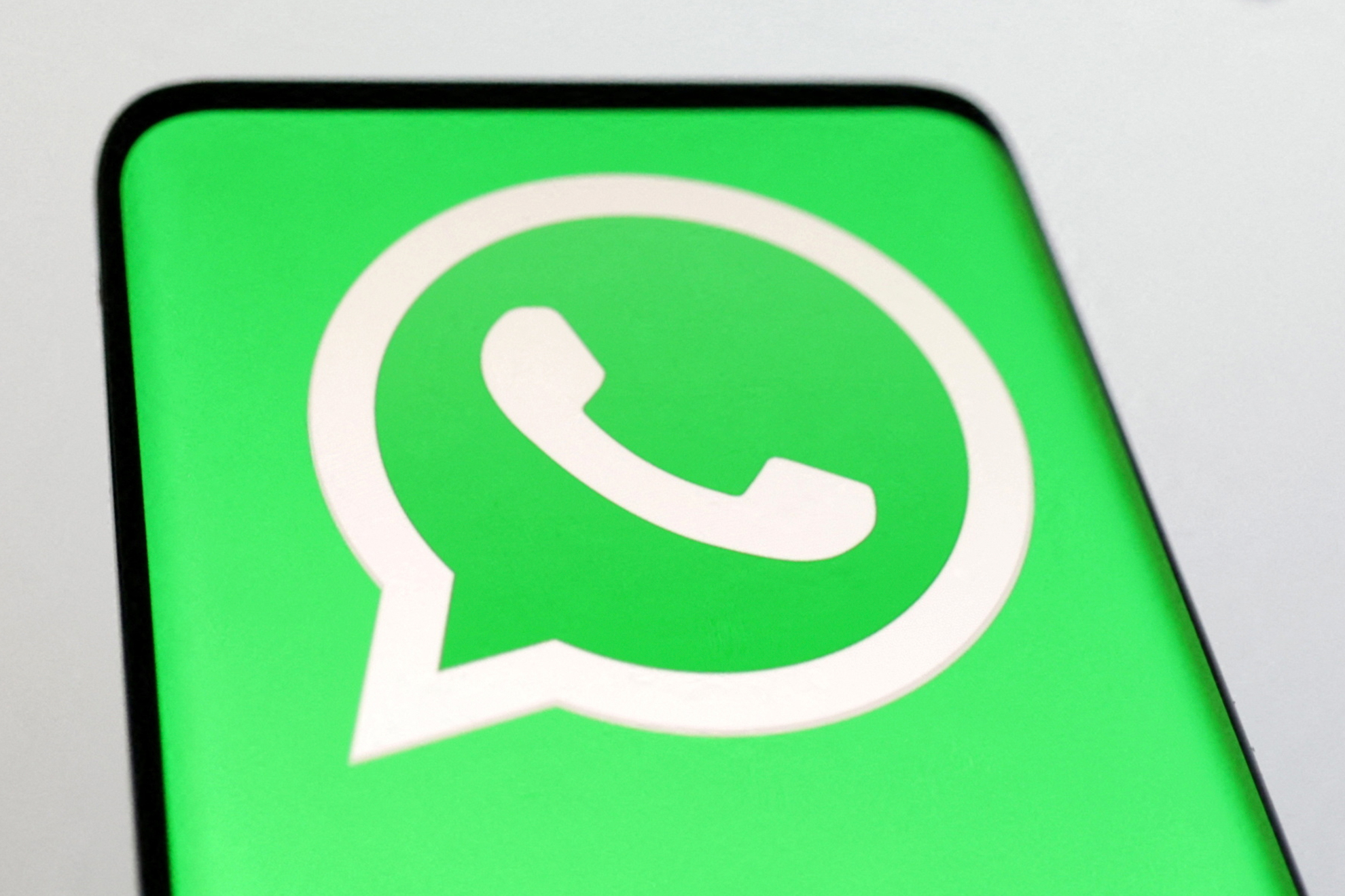 ¿Qué teléfonos ya no podrán utilizar WhatsApp y por qué razón? | Reuters