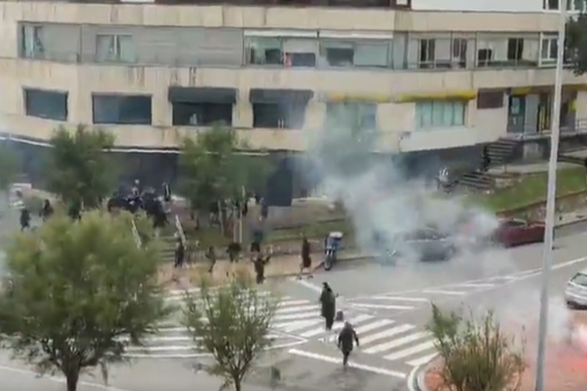 Instante de la pelea en las calles de Santander