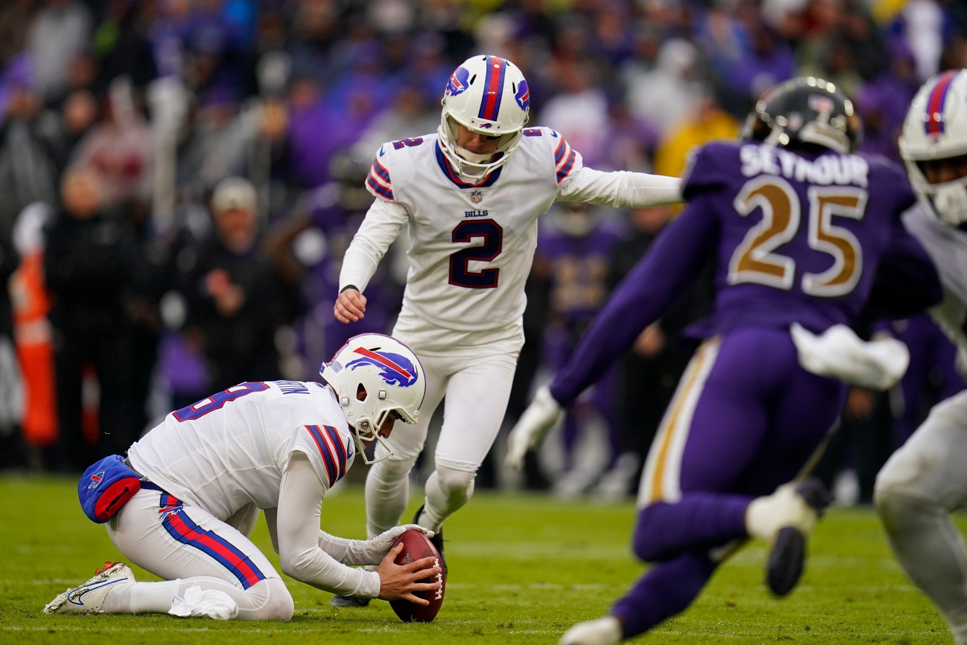 Buffalo Bills place kicker Tyler Bass (2) kicks a 21-yard field goal on the final play of the fourth quarter to give the Bills a 23-20 win over the Baltimore Ravens in an NFL football game Sunday, Oct. 2, 2022, in Baltimore / AP