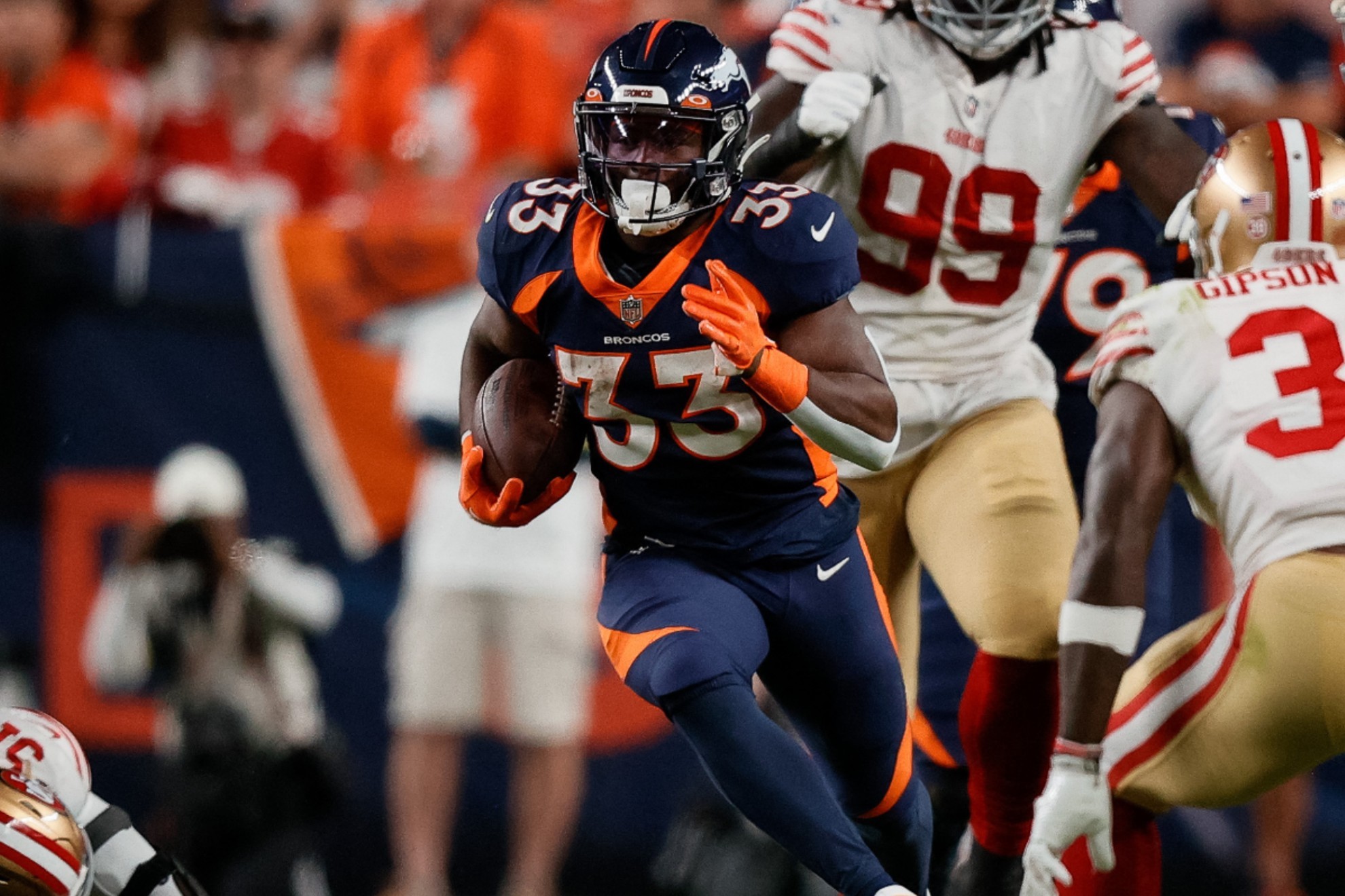 ¿Quién será el corredor titular de los Denver Broncos tras la lesión de Javonte Williams? | Reuters