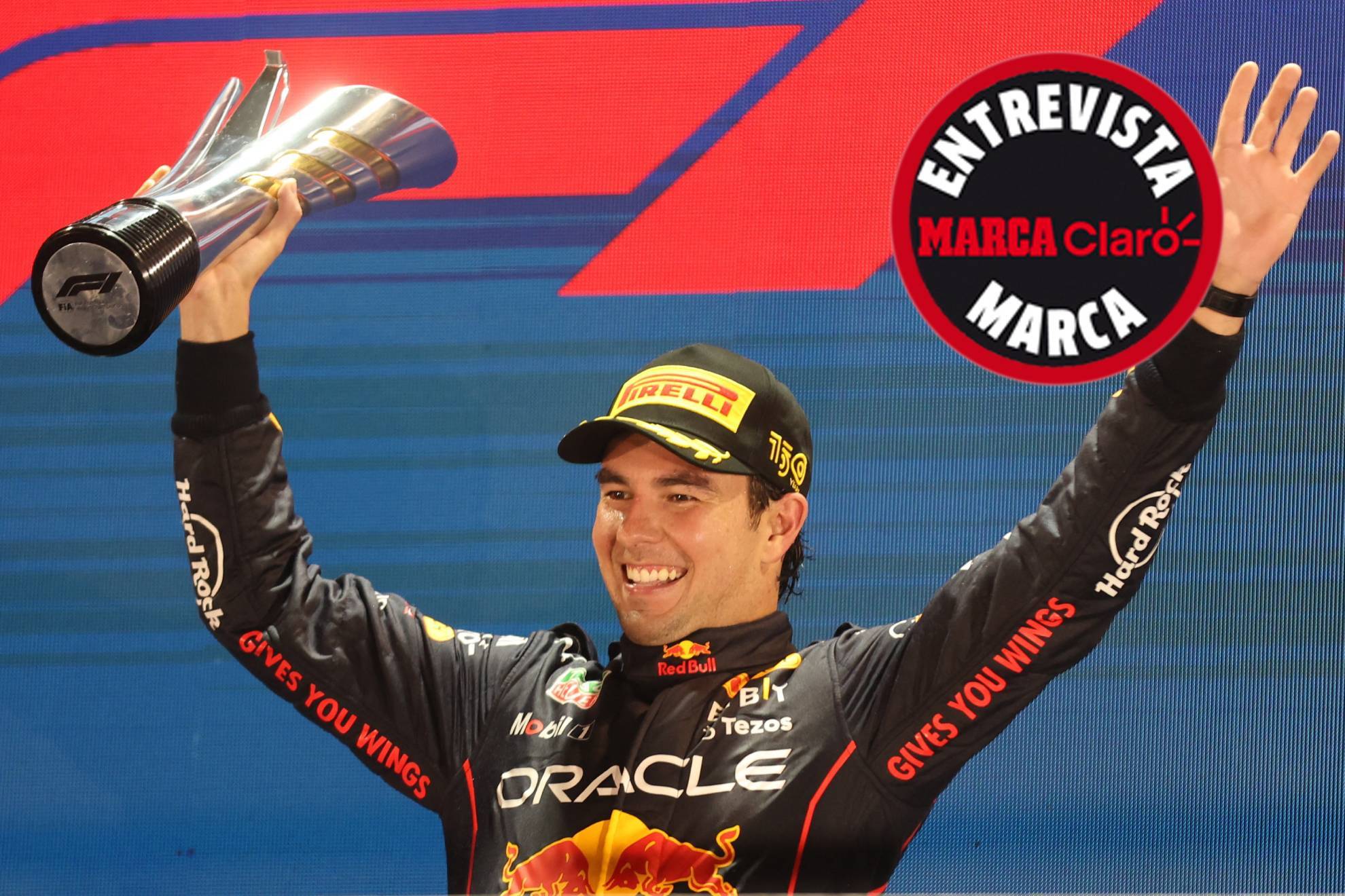 Checo Pérez celebra el triunfo en el GP Singapur 2022 | Reuters